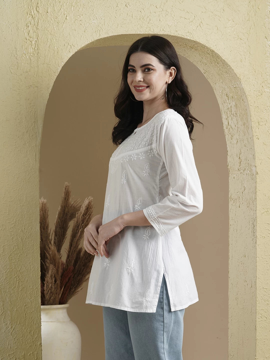 Ada Hand Embroidered White Cotton Lucknowi Chikankari Straight Kurti A296140