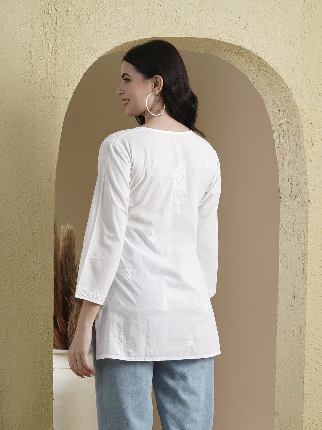 Ada Hand Embroidered White Cotton Lucknowi Chikankari Straight Kurti A296140