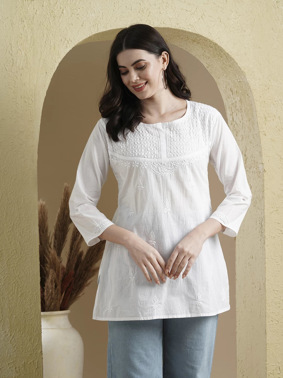 Ada Hand Embroidered White Cotton Lucknowi Chikankari Straight Kurti A296140