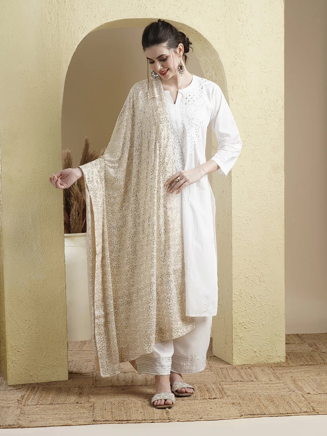Ada Hand Embroidered Ivory Pure Georgette Dupatta With Muqaish Work A600698