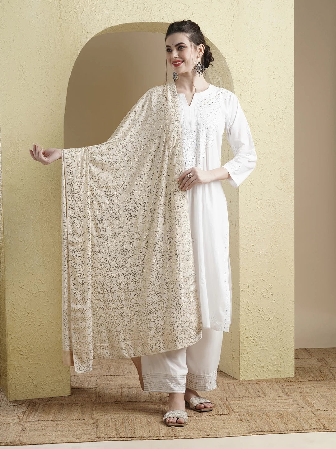 Ada Hand Embroidered Ivory Pure Georgette Dupatta With Muqaish Work A600698