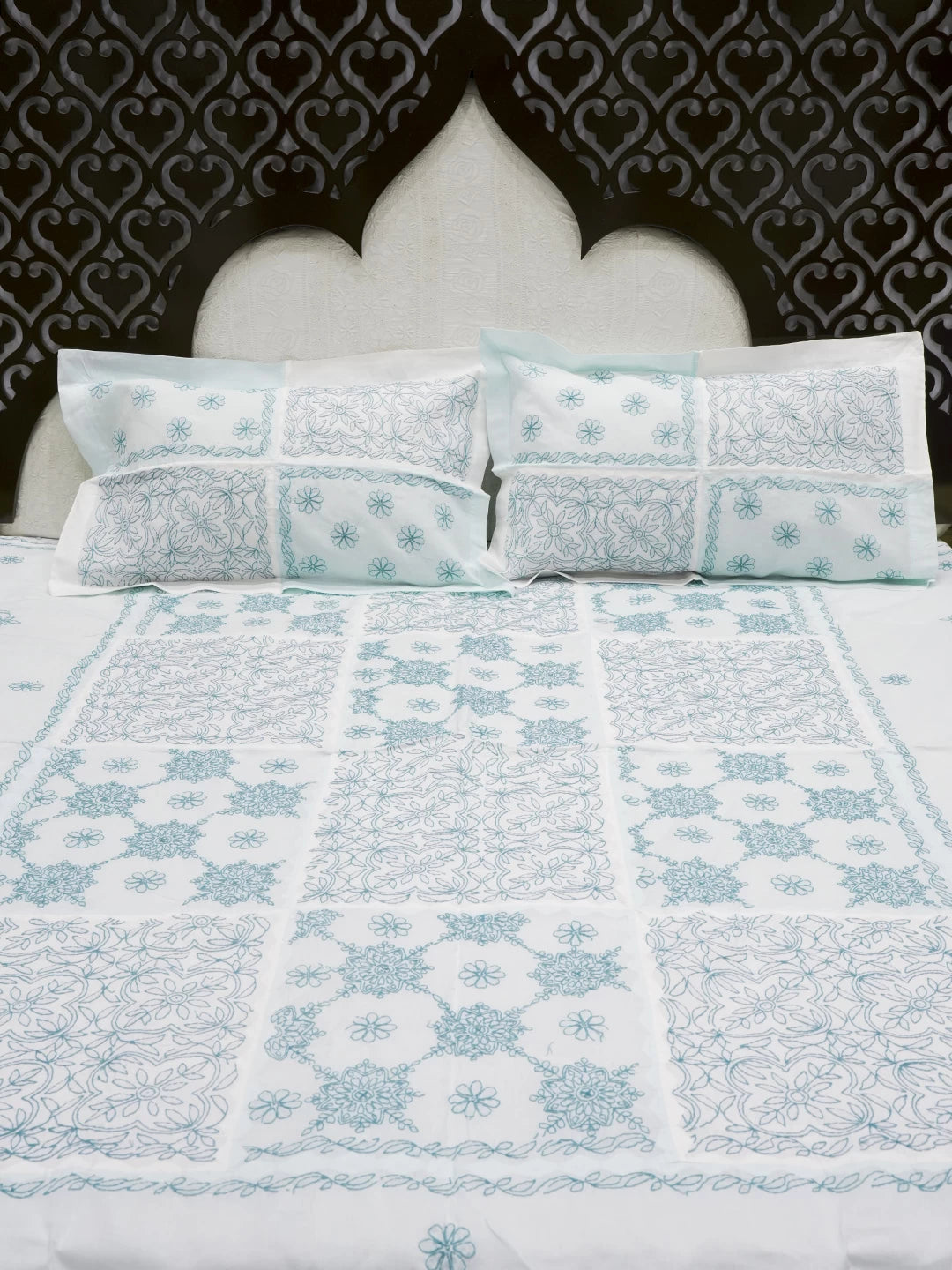 Ada Hand Embroidered White And Sea Green Lucknowi Chikankari Bed Sheet With Pillow Cover Set 01A483963