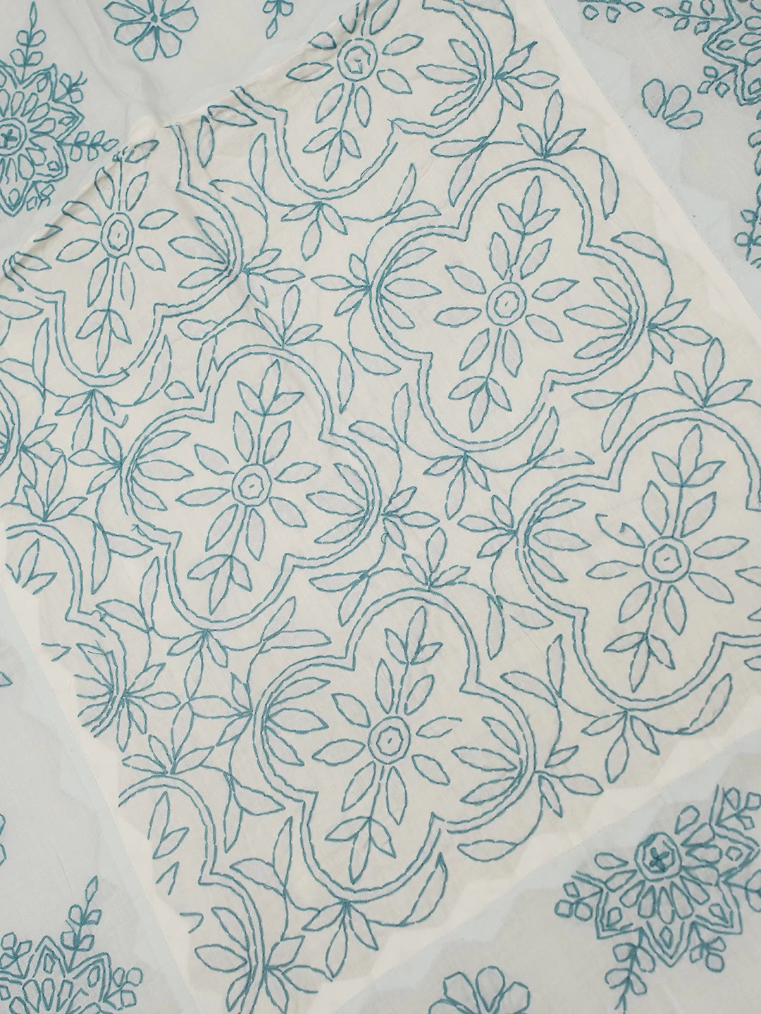 Ada Hand Embroidered White And Sea Green Lucknowi Chikankari Bed Sheet With Pillow Cover Set 01A483963