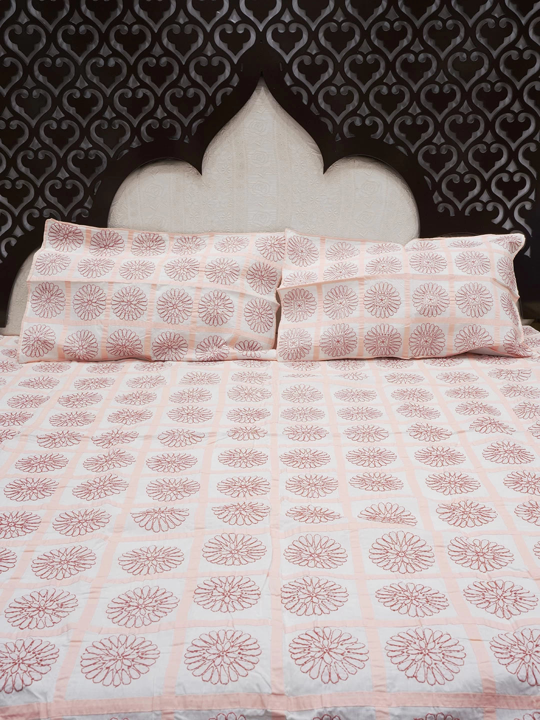 Ada Hand Embroidered White And Peach Cotton Lucknowi Chikankari Bed Sheet With Pillow Cover Set 01A484049