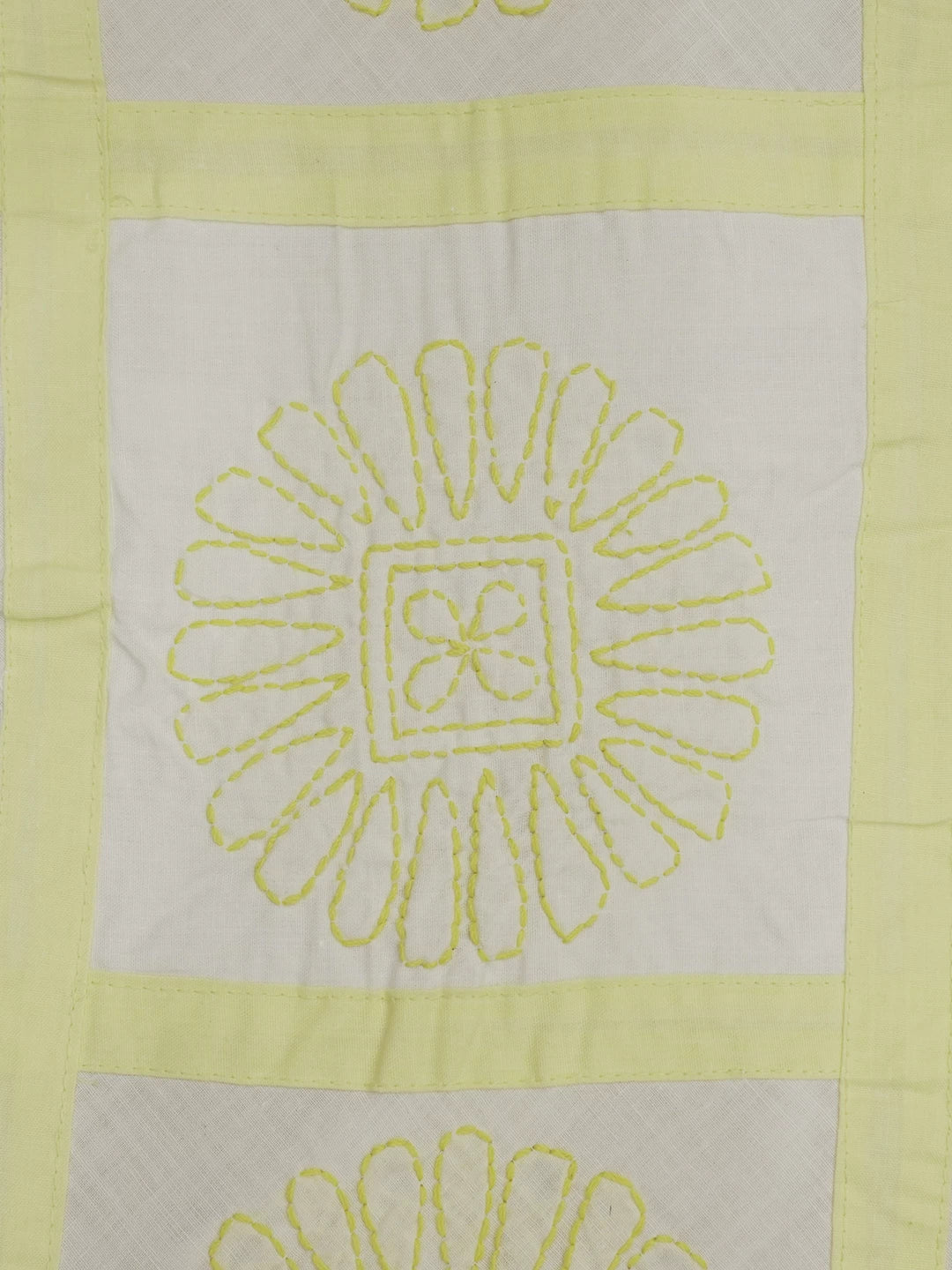 Ada Hand Embroidered White Cotton Lucknowi Chikankari Bed Sheet With Pillow Cover Set 01A121756