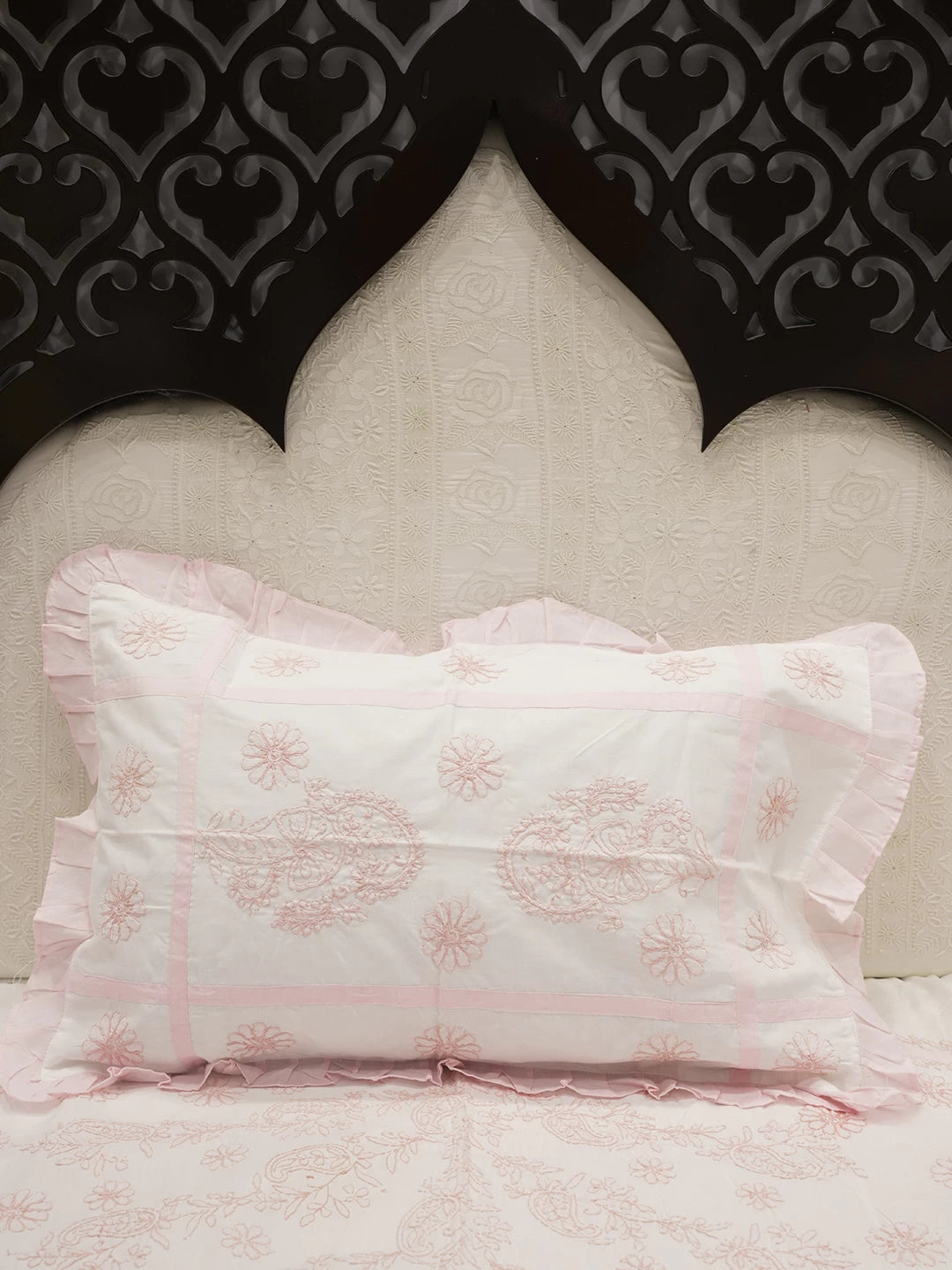 Ada Hand Embroidered White And Pink Cotton Lucknowi Chikankari Bed Sheet With Pillow Cover Set 01A442690