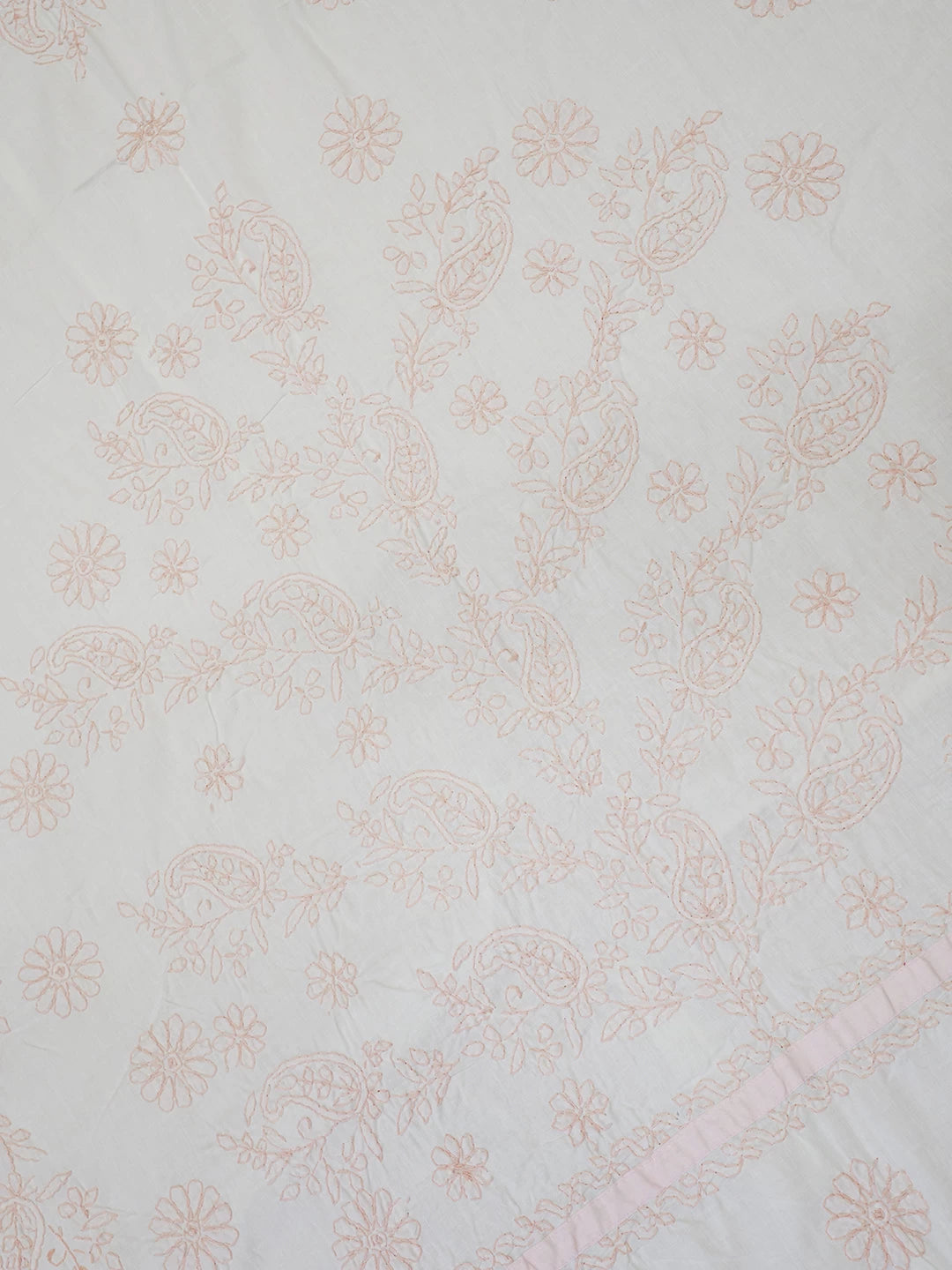 Ada Hand Embroidered White And Pink Cotton Lucknowi Chikankari Bed Sheet With Pillow Cover Set 01A442690