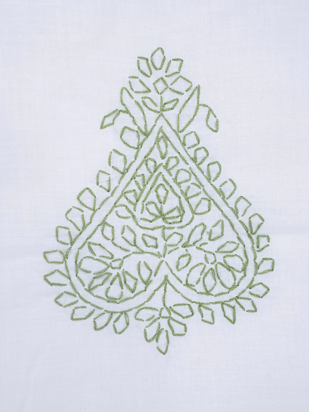 Ada Hand Embroidered White And Green Lucknowi Chikankari Bed Sheet With Pillow Cover Set 01A484078