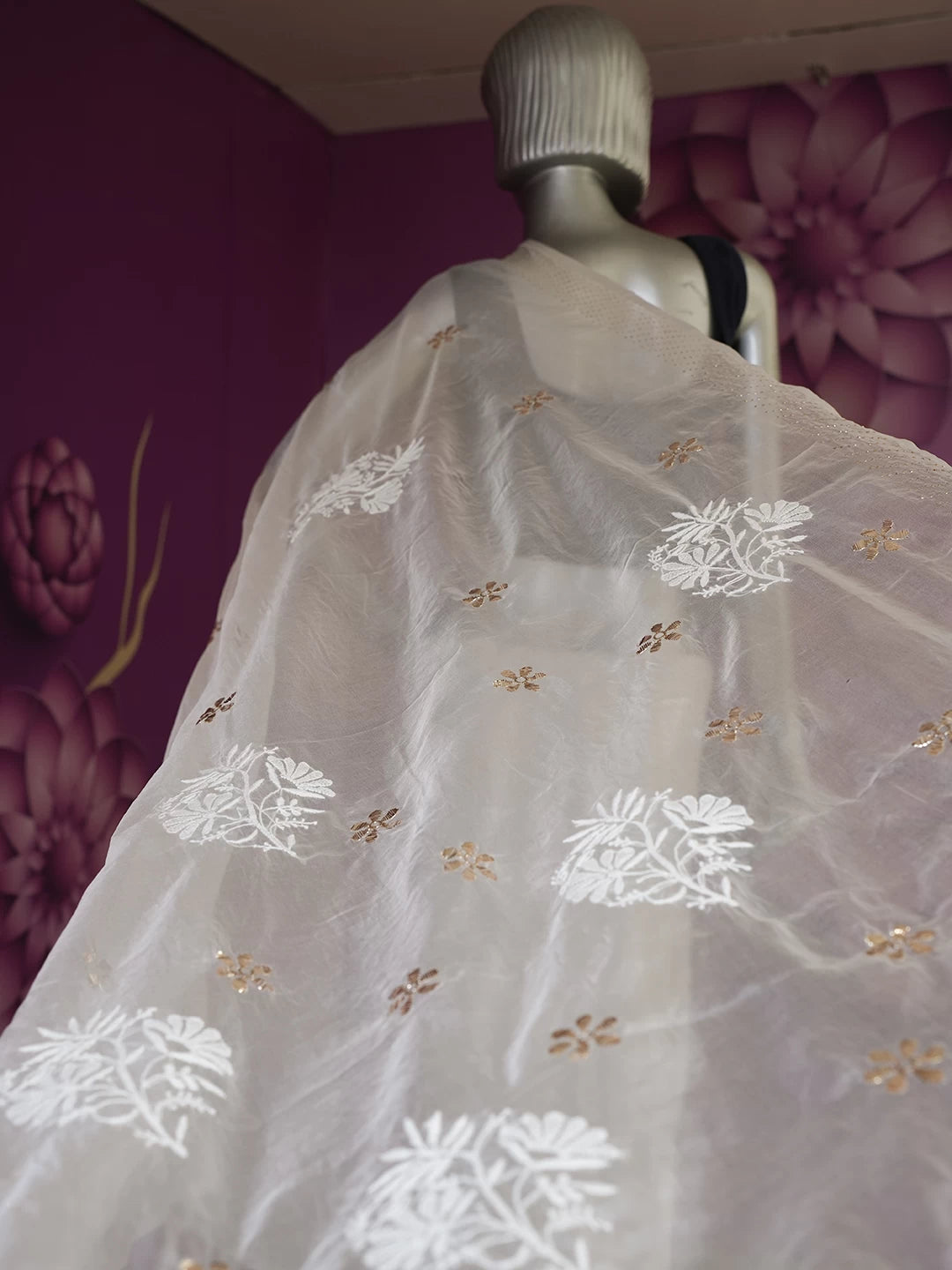 Ada Hand Embroidered Pearl White Organza Lucknowi Chikankari Saree With Blouse And Mukaish Work 01A510755
