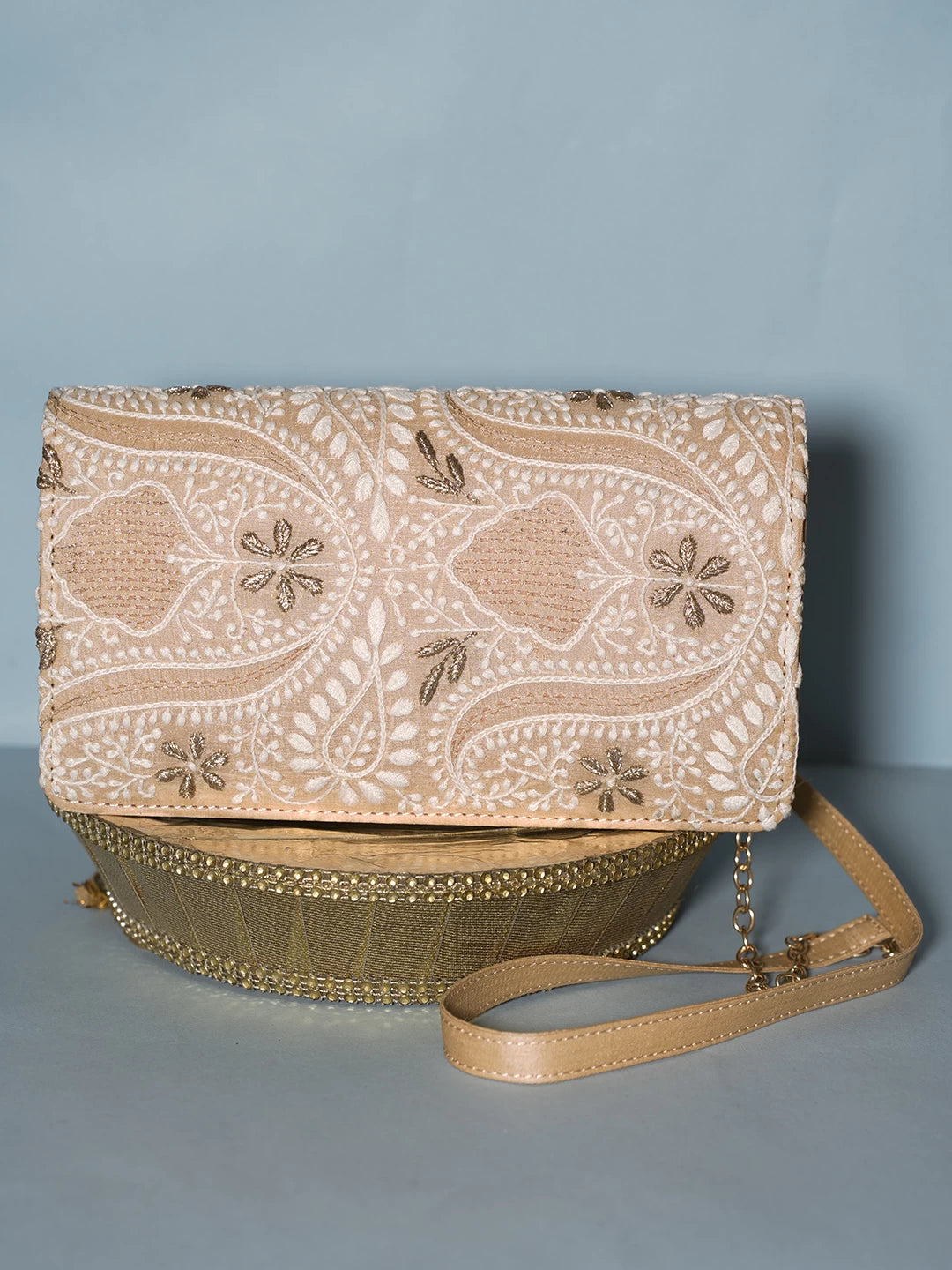 Ada Hand Embroidered Cream Silk Lucknowi Chikankari Clutch With Zari Work 01A518499