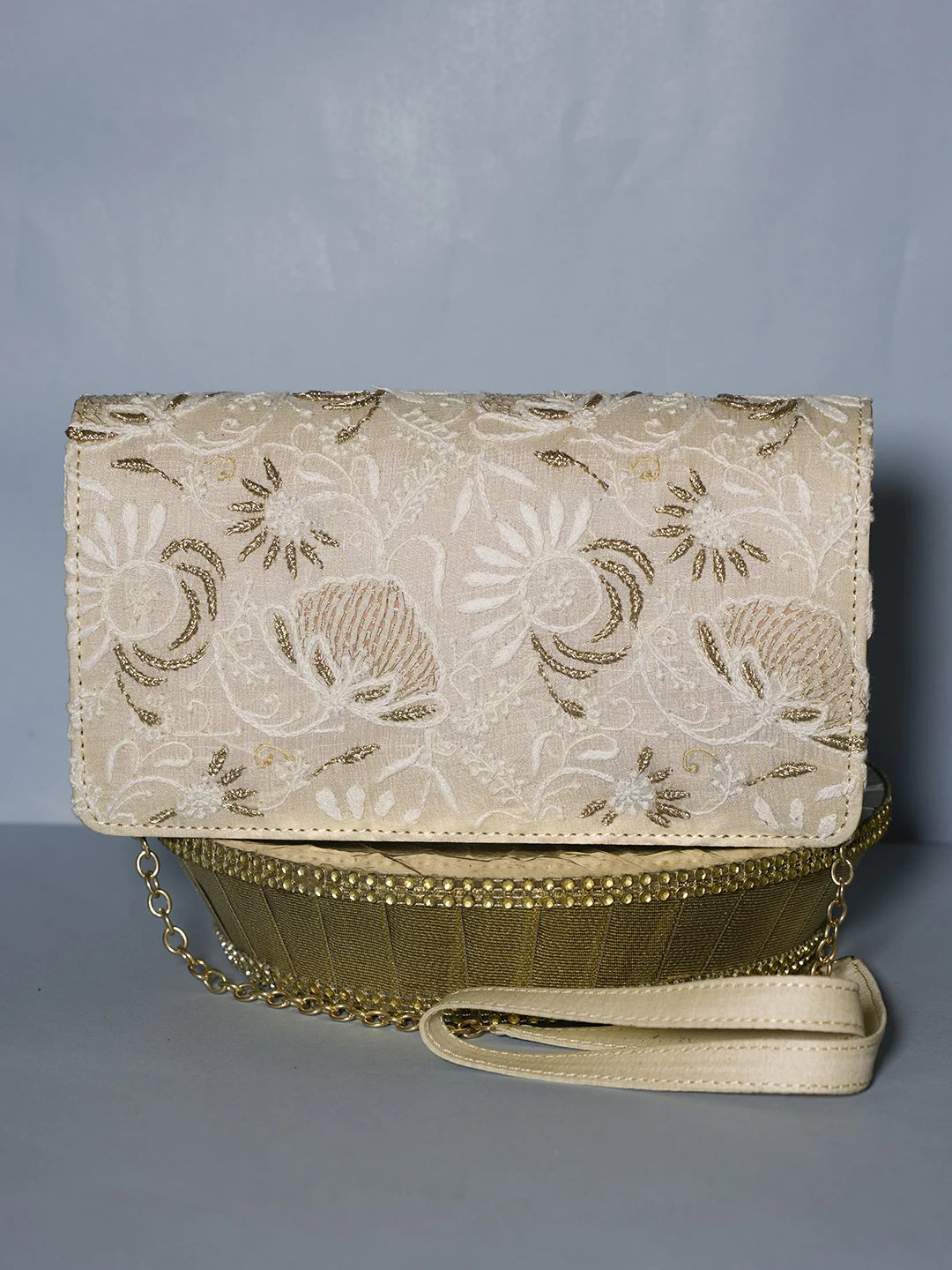 Ada Hand Embroidered Cream Silk Lucknowi Chikankari Clutch With Zari Work 01A518506