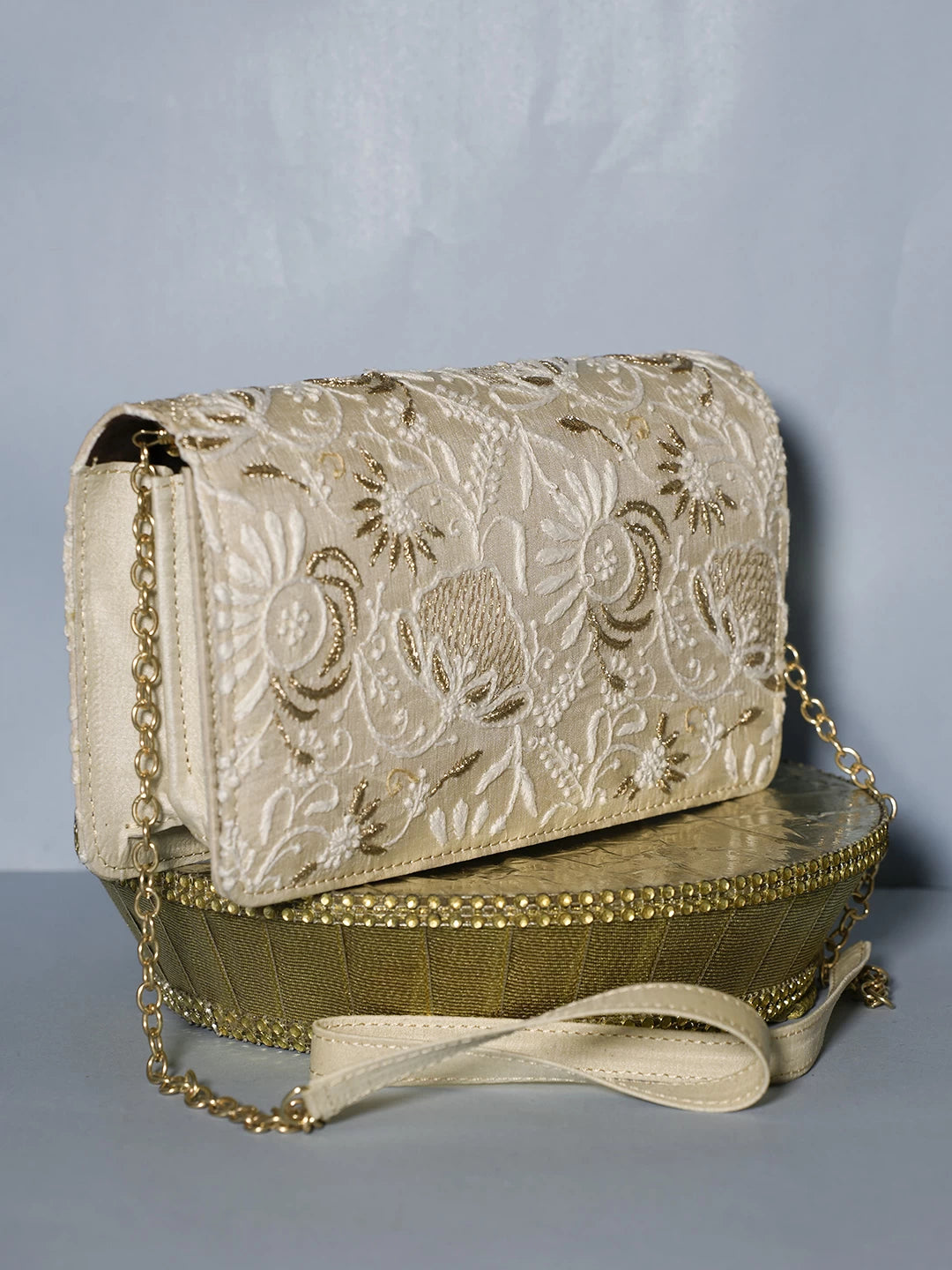 Ada Hand Embroidered Cream Silk Lucknowi Chikankari Clutch With Zari Work 01A518506