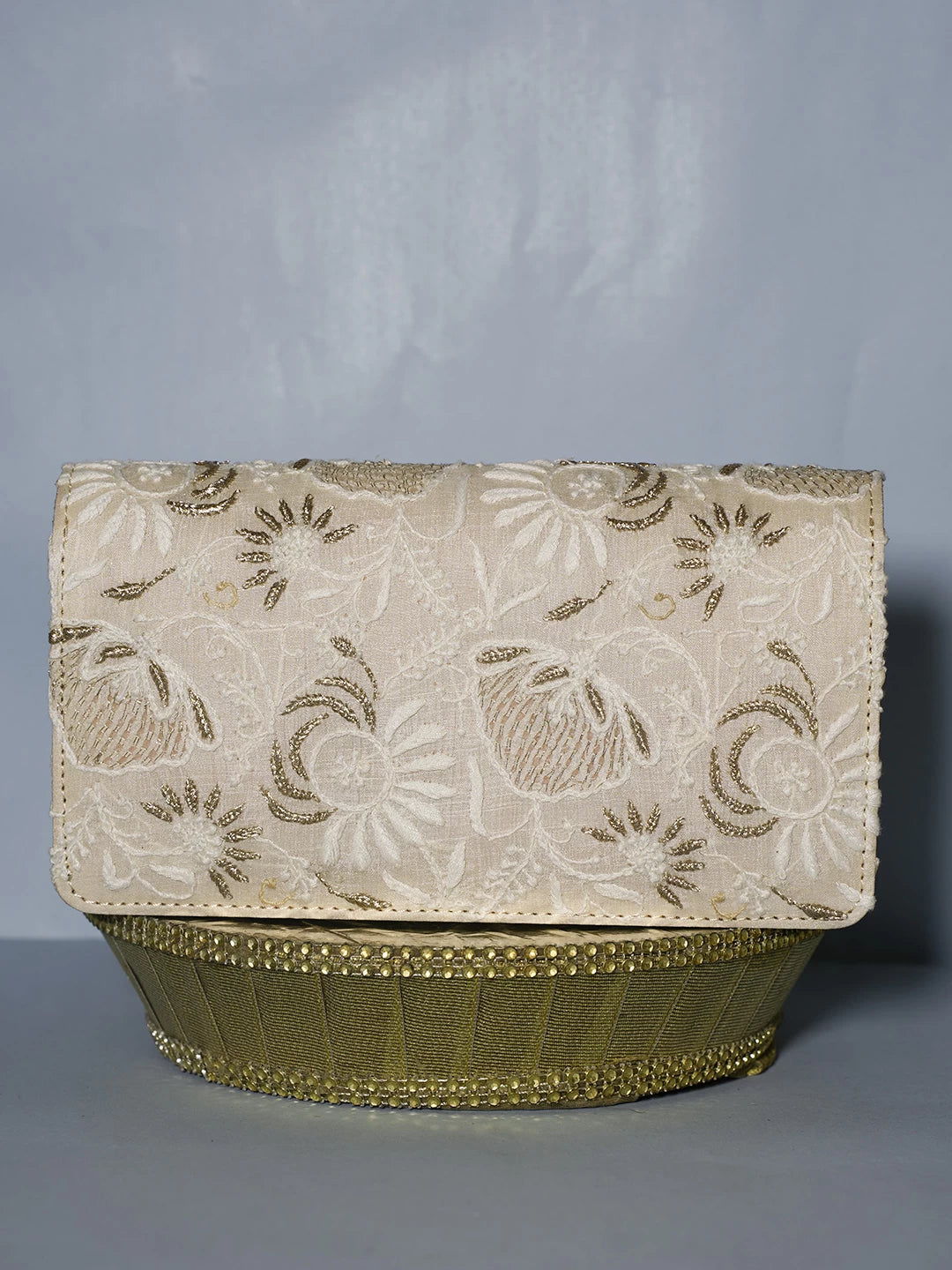 Ada Hand Embroidered Cream Silk Lucknowi Chikankari Clutch With Zari Work 01A518506