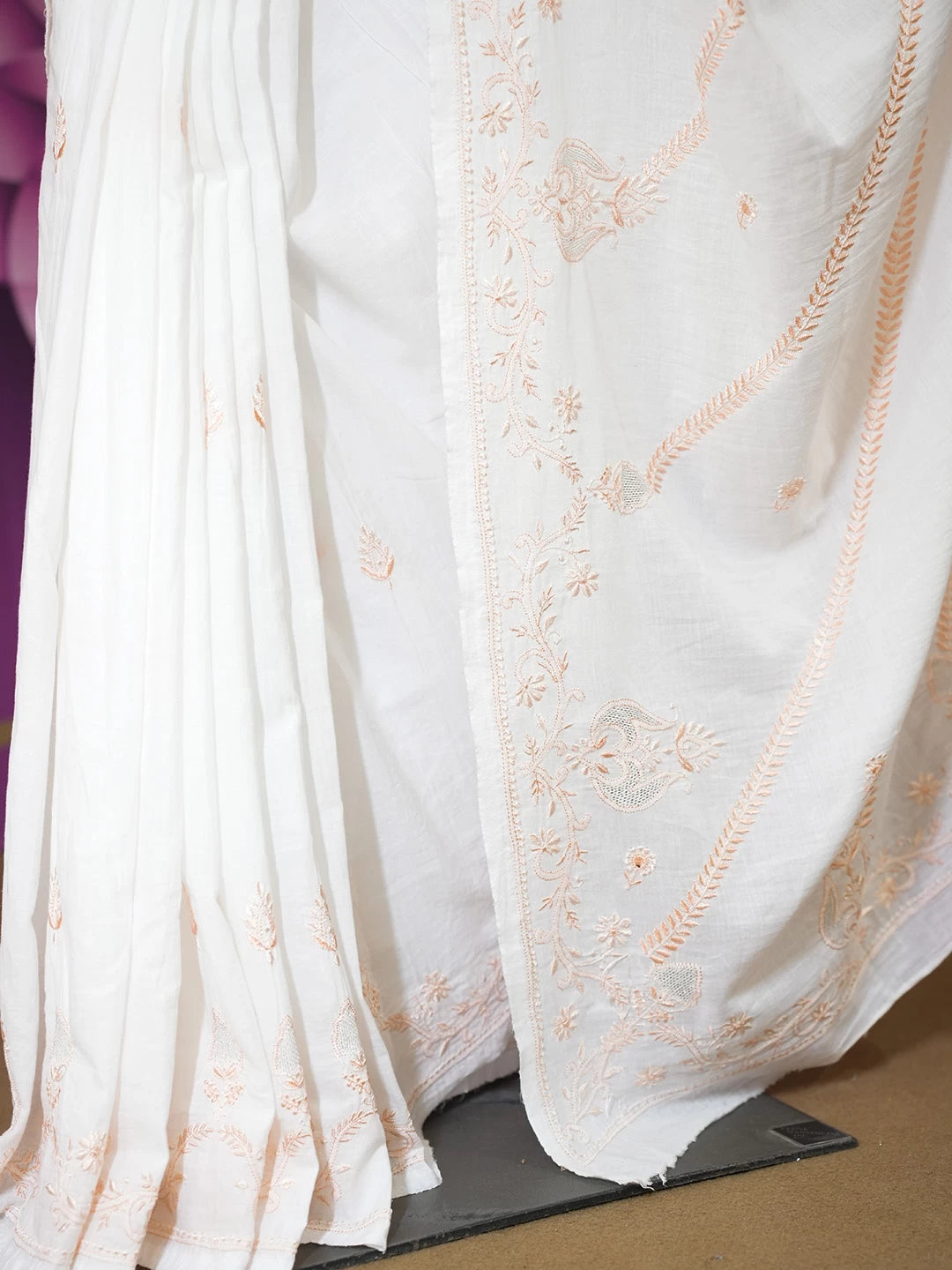 Ada Hand Embroidered White Cotton Lucknowi Chikankari Saree/Blouse With Zari Work 01A494481