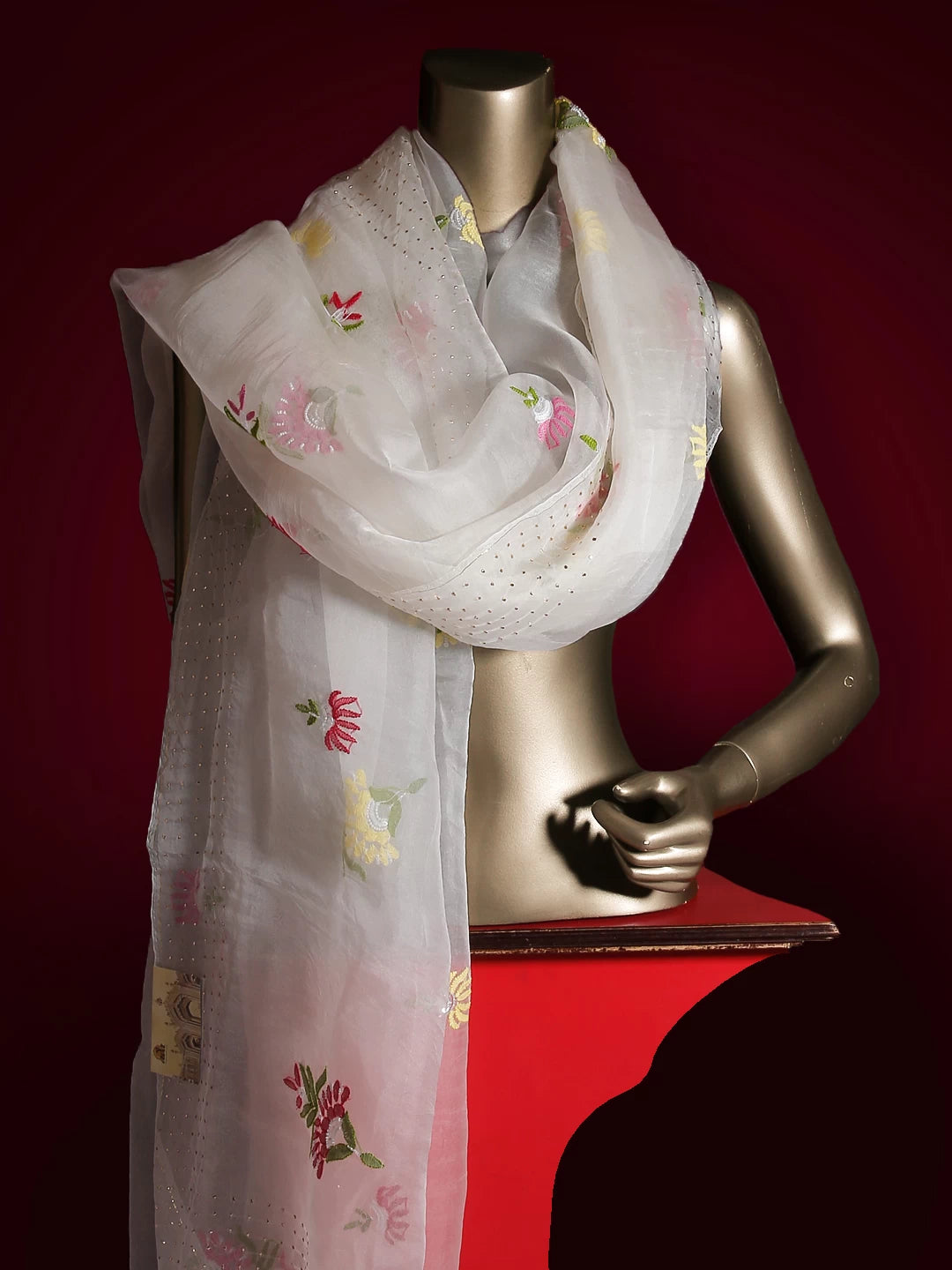 Ada Hand Embroidered White Organza Lucknowi Chikankari Dupatta With Muqaish Work 01A511427