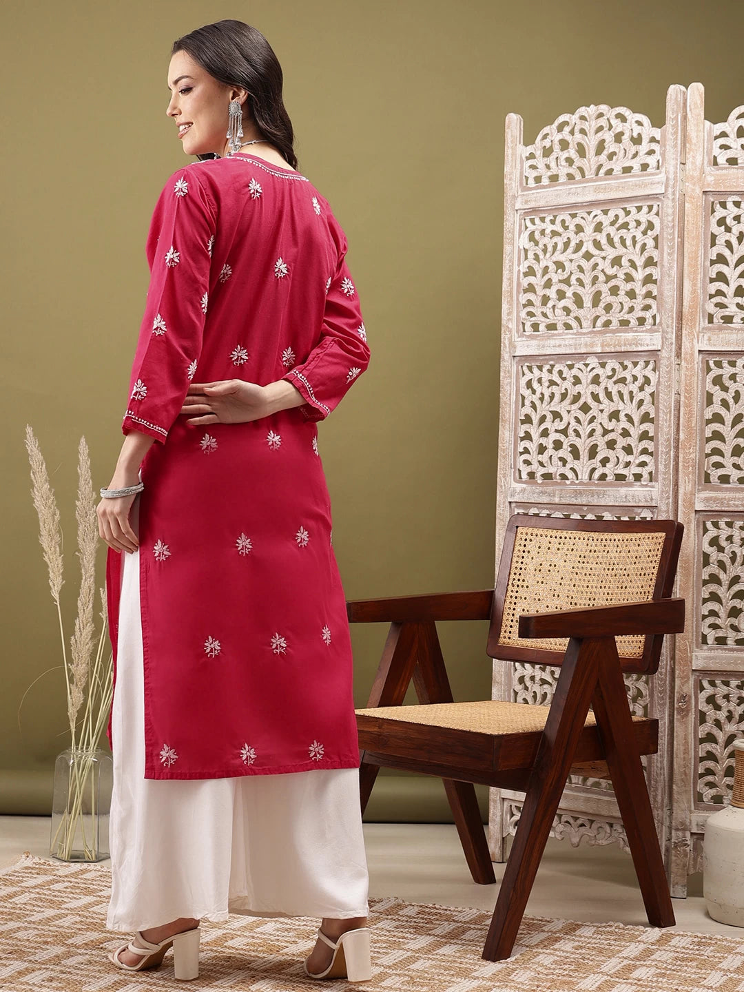 Ada Hand Embroidered Magenta Cotton Lucknowi Chikankari Straight Kurta A411530