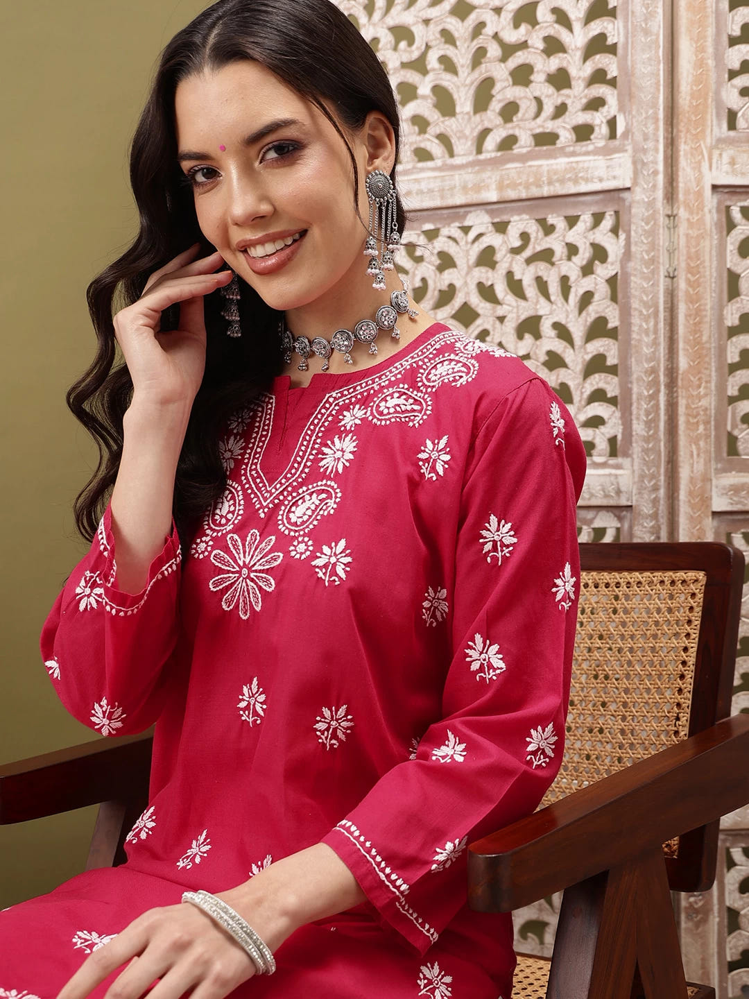 Ada Hand Embroidered Magenta Cotton Lucknowi Chikankari Straight Kurta A411530