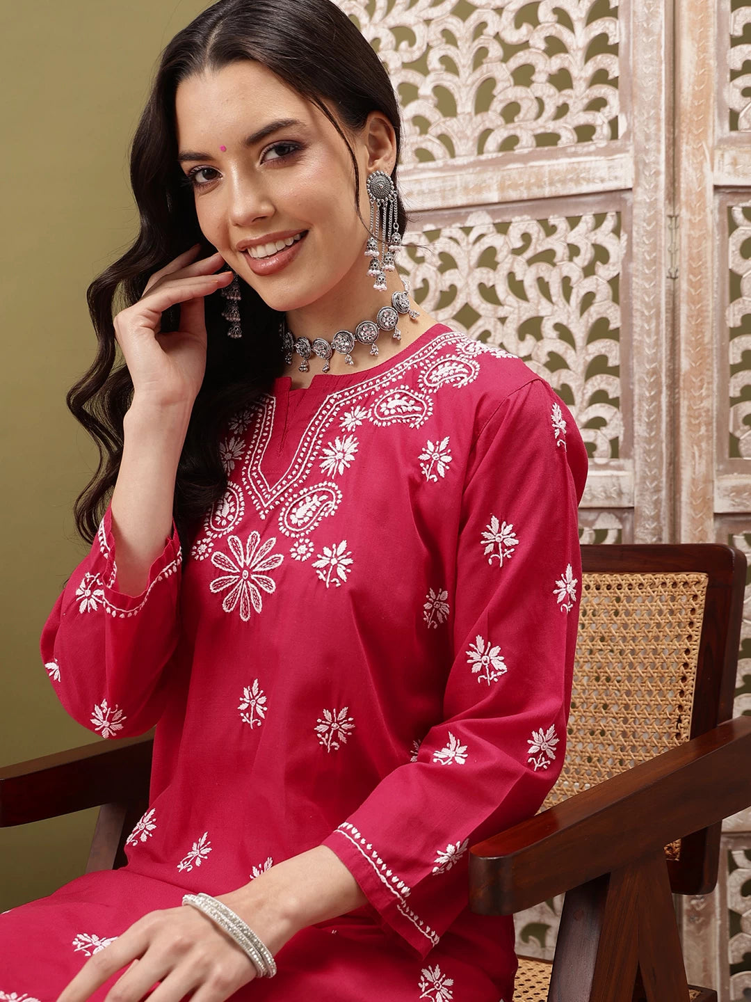 Ada Hand Embroidered Magenta Cotton Lucknowi Chikankari Straight Kurta A411530