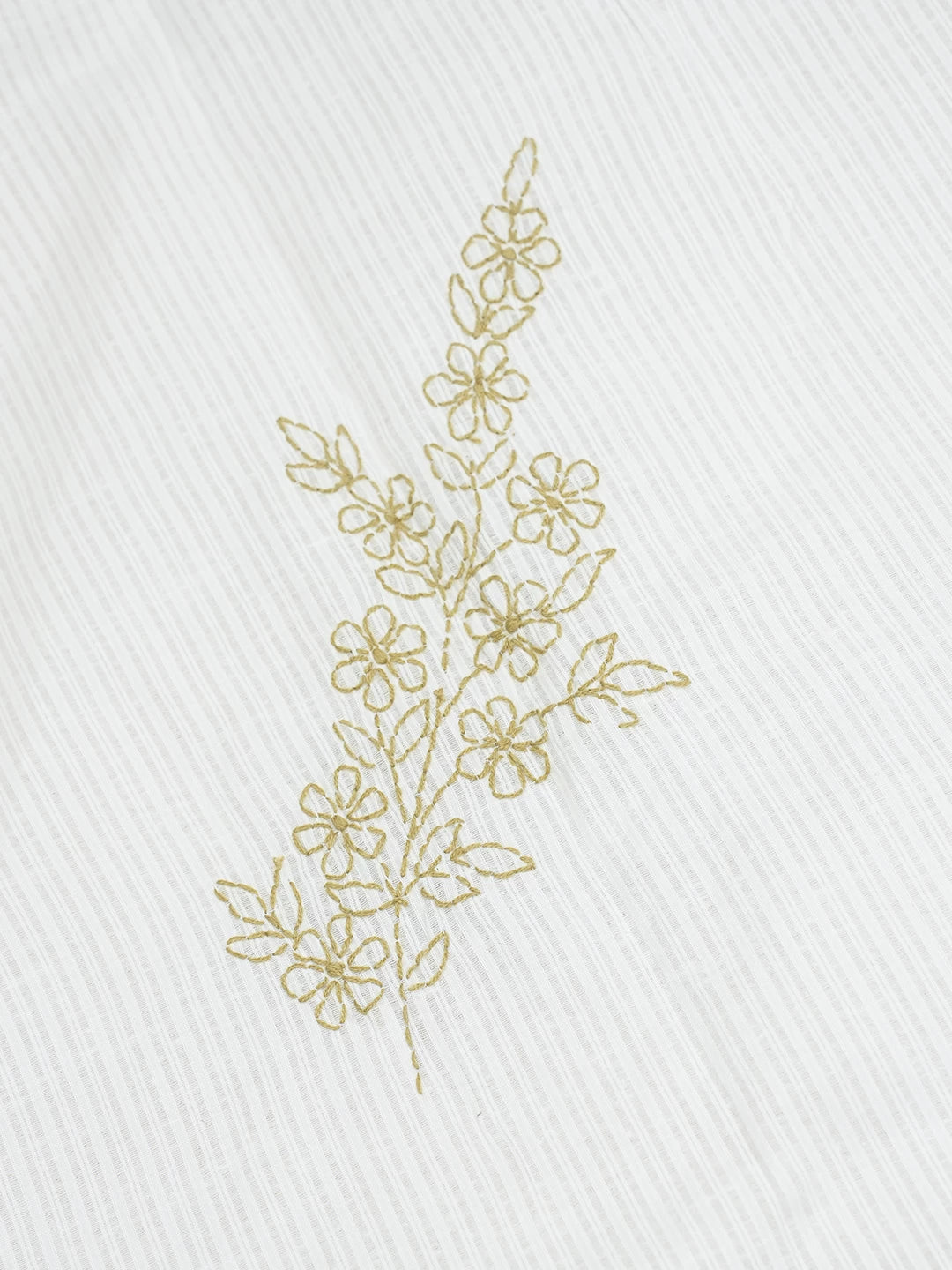Ada Hand Embroidered White Cotton Lucknowi Chikankari Bed Sheet With Pillow And Cushion Cover Set 01A534138