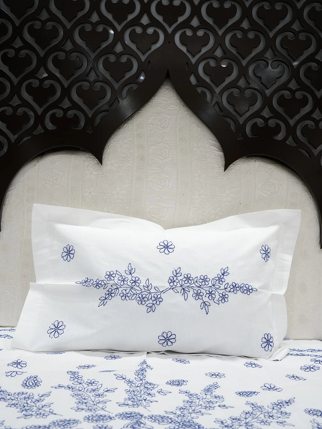 Ada Hand Embroidered White Cotton Lucknowi Chikankari Bed Sheet With Pillow And Cushion Cover Set 01A534137