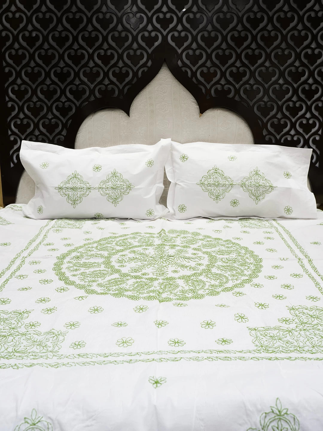 Ada Hand Embroidered White Cotton Lucknowi Chikankari Bed Sheet With Pillow And Cushion Cover Set 01A534139
