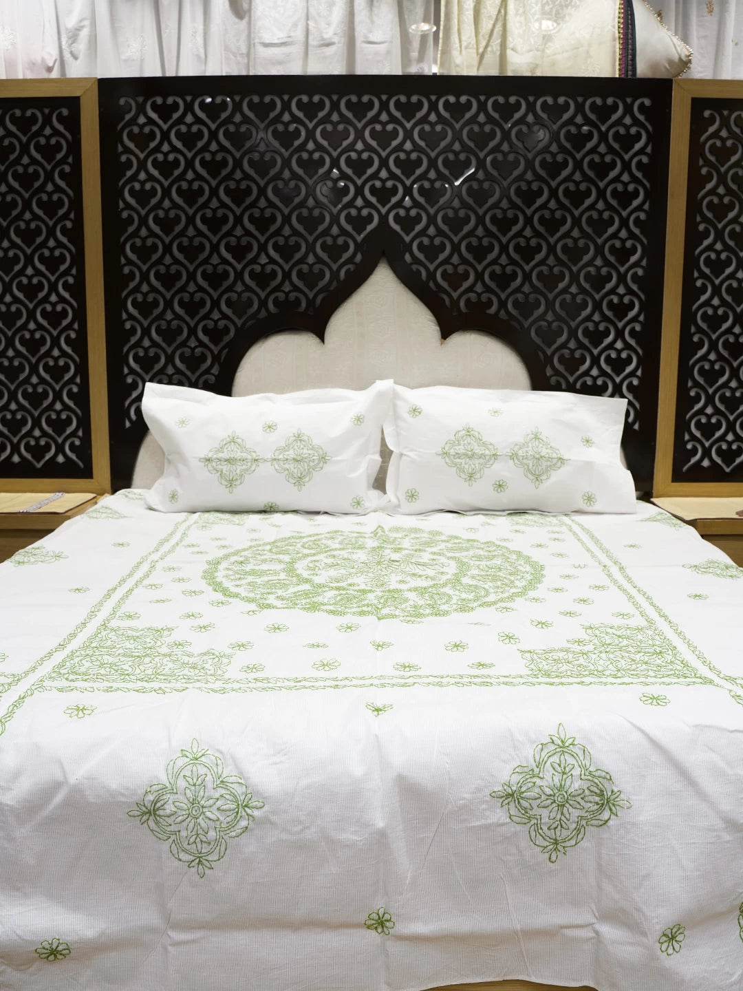 Ada Hand Embroidered White Cotton Lucknowi Chikankari Bed Sheet With Pillow And Cushion Cover Set 01A534139