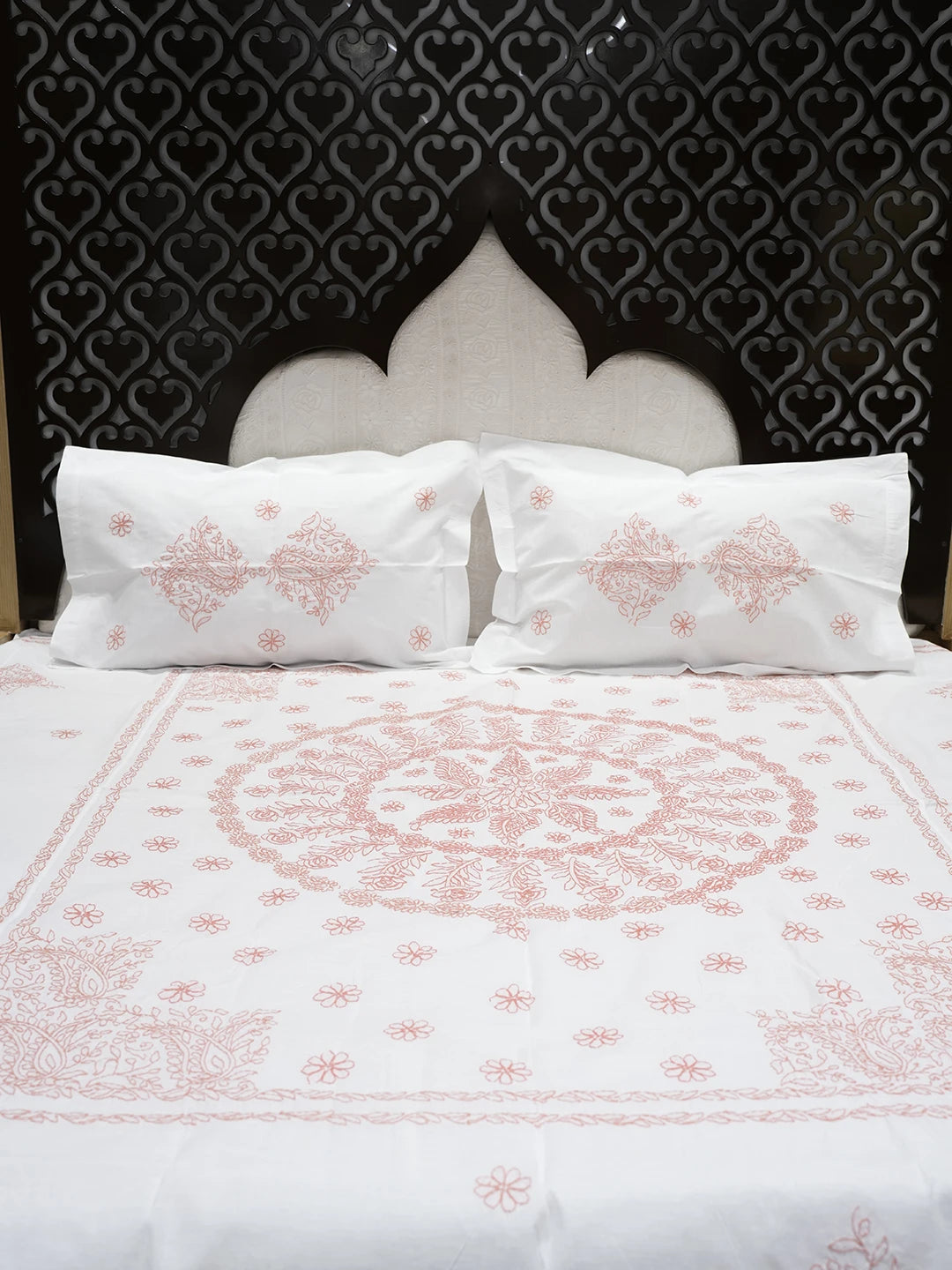 Ada Hand Embroidered White Cotton Lucknowi Chikankari Bed Sheet With Pillow And Cushion Cover Set 01A534143