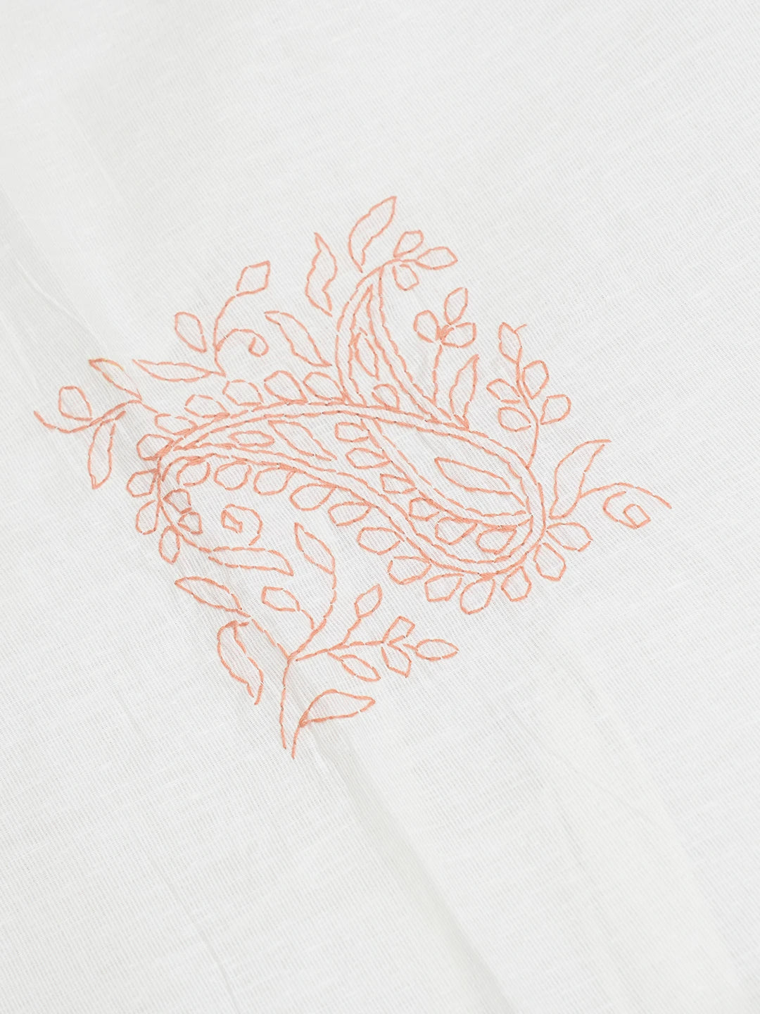 Ada Hand Embroidered White Cotton Lucknowi Chikankari Bed Sheet With Pillow And Cushion Cover Set 01A534143