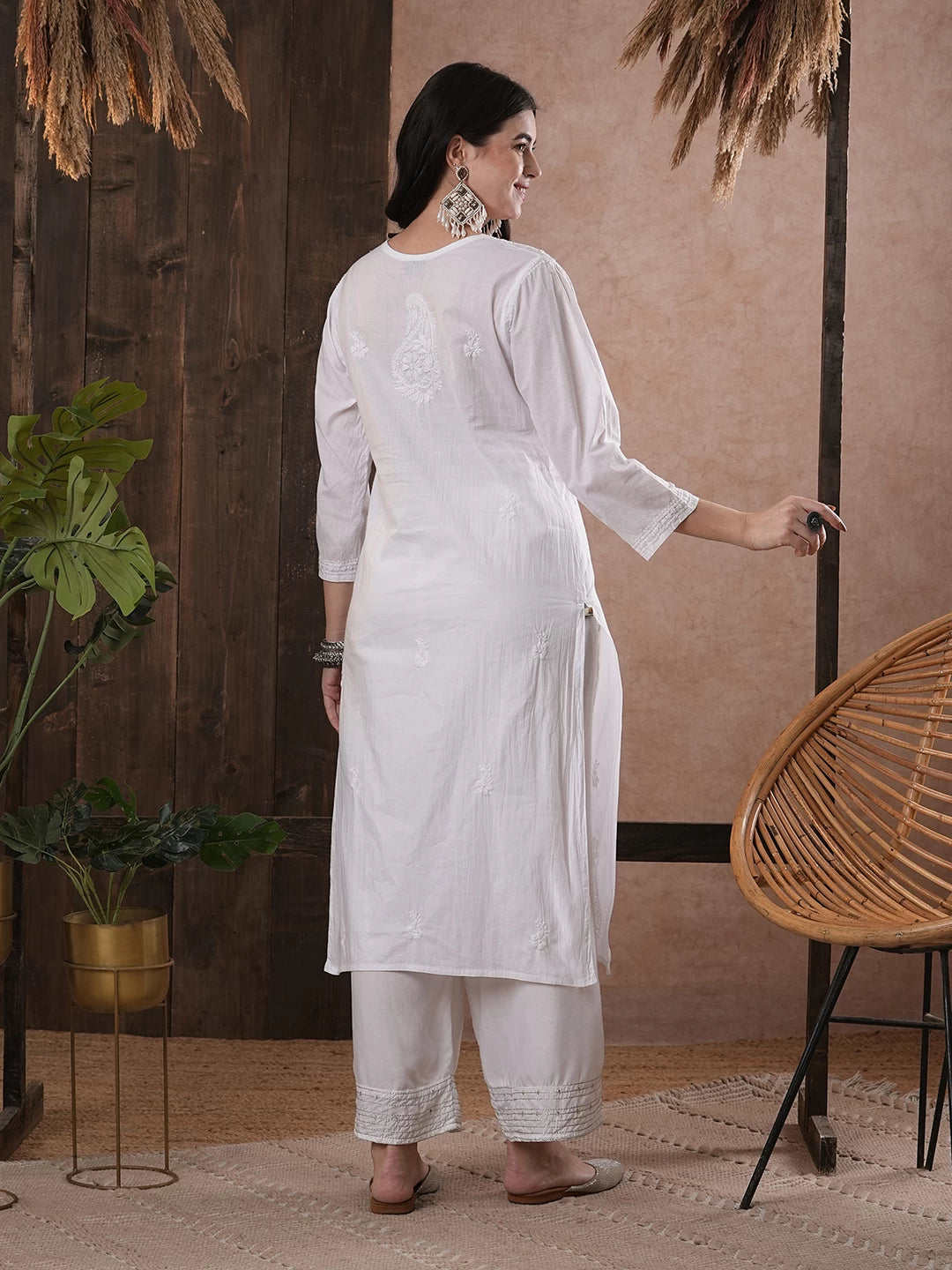 Ada Hand Embroidered White Cotton Lucknowi Chikankari Straight Kurta A332395