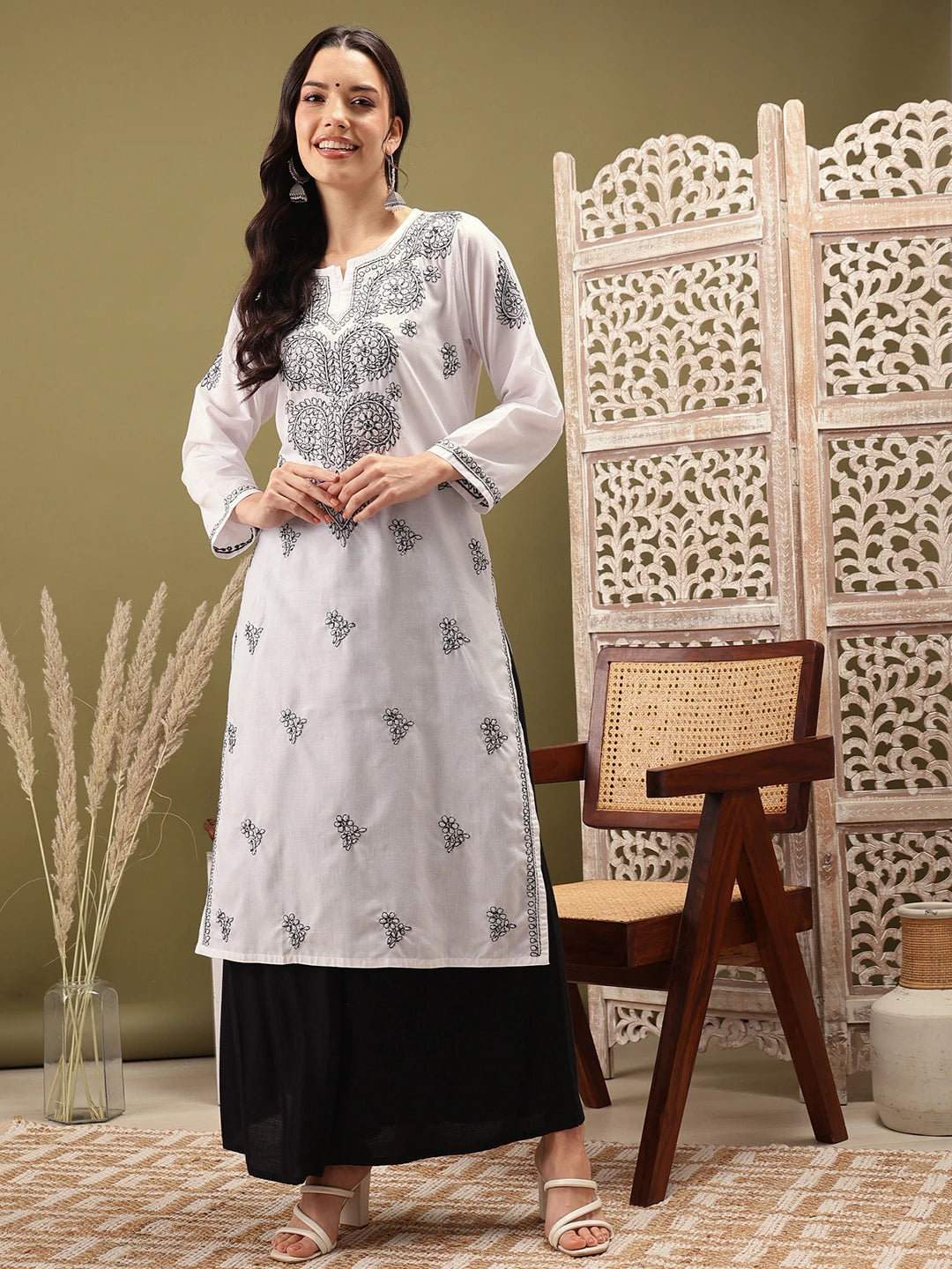 Ada Hand Embroidered White Cotton Lucknowi Chikankari Straight Kurta A411557