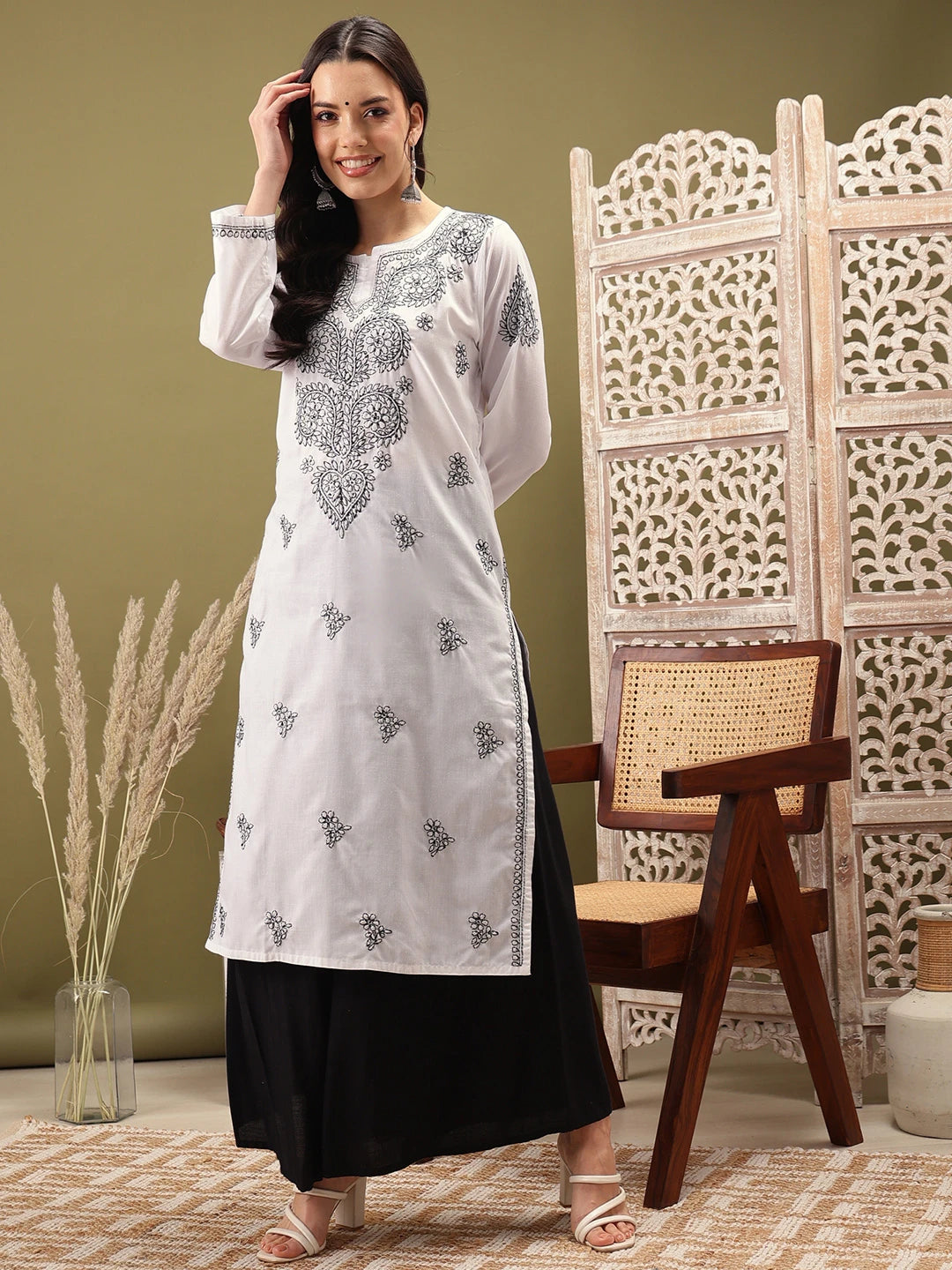 Ada Hand Embroidered White Cotton Lucknowi Chikankari Straight Kurta A411557