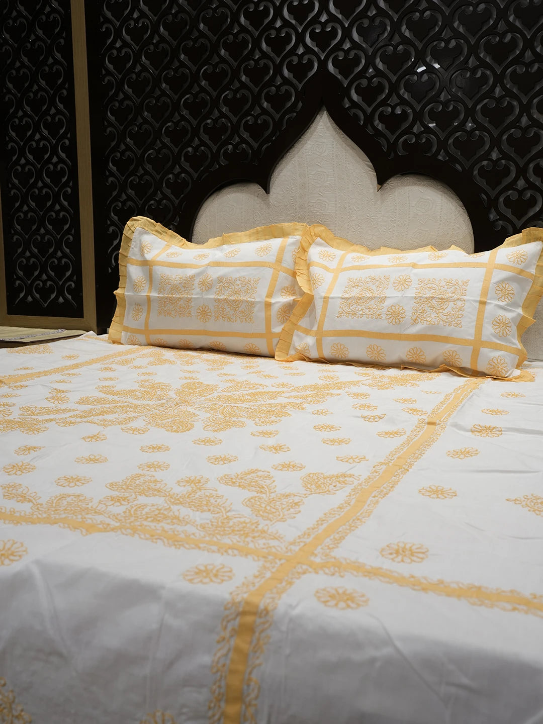 Ada Hand Embroidered White Cotton Lucknowi Chikankari Bed Sheet With Pillow And Cushion Cover Set 01A534784