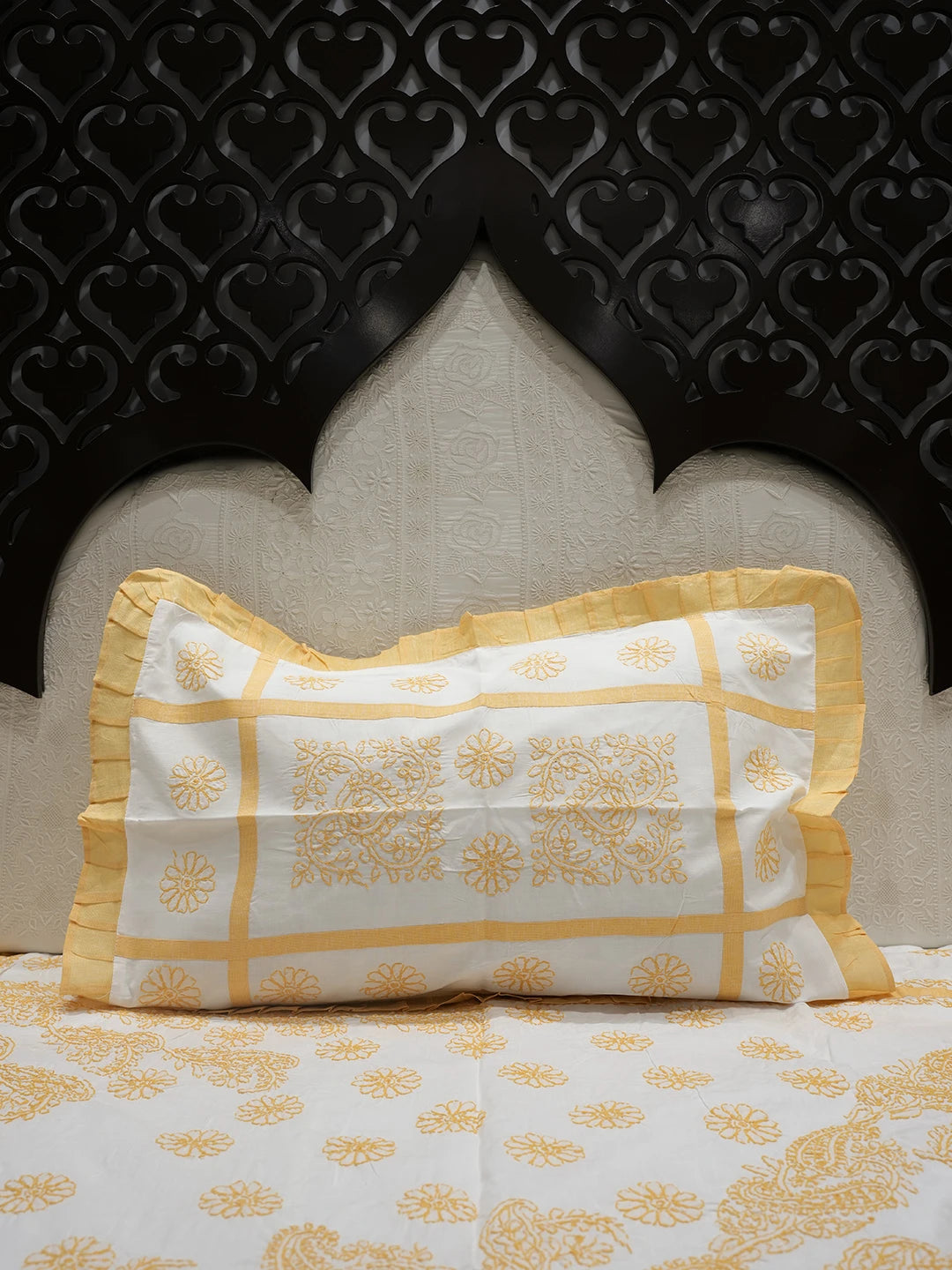 Ada Hand Embroidered White Cotton Lucknowi Chikankari Bed Sheet With Pillow And Cushion Cover Set 01A534784