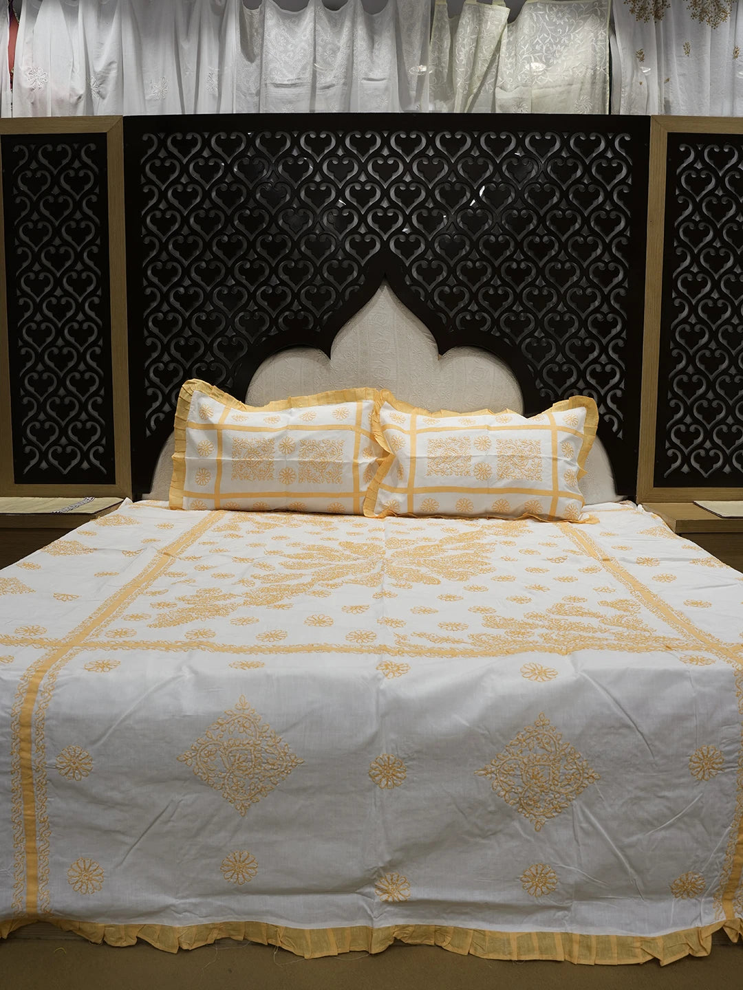 Ada Hand Embroidered White Cotton Lucknowi Chikankari Bed Sheet With Pillow And Cushion Cover Set 01A534784