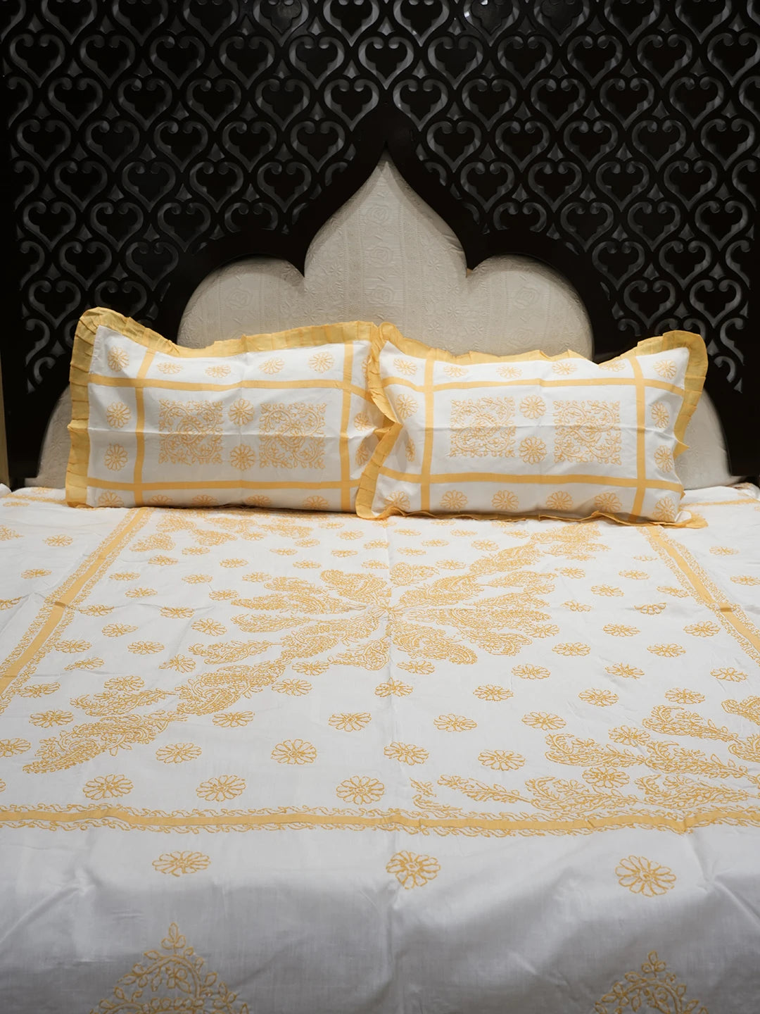 Ada Hand Embroidered White Cotton Lucknowi Chikankari Bed Sheet With Pillow And Cushion Cover Set 01A534784