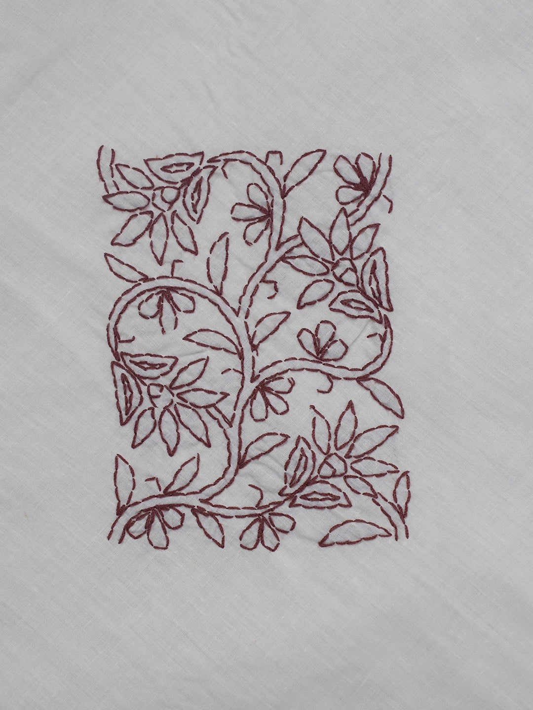 Ada Hand Embroidered White Cotton Lucknowi Chikankari Bed Sheet With Pillow And Cushion Cover Set 01A384222