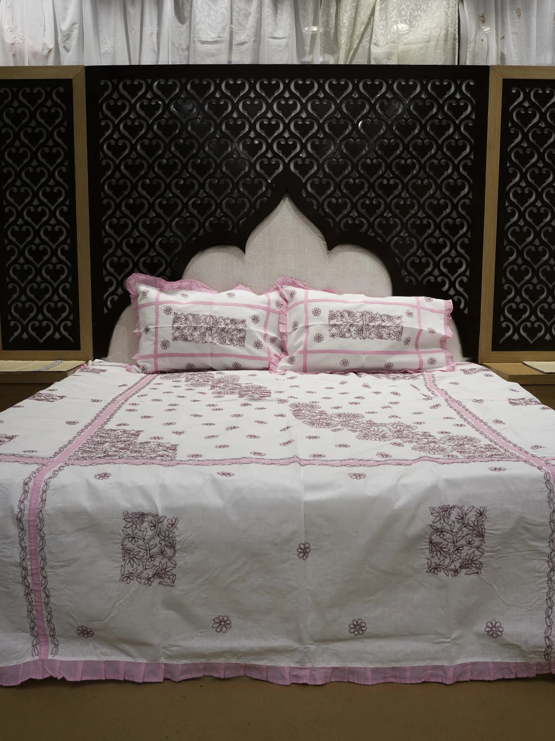Ada Hand Embroidered White Cotton Lucknowi Chikankari Bed Sheet With Pillow And Cushion Cover Set 01A384222