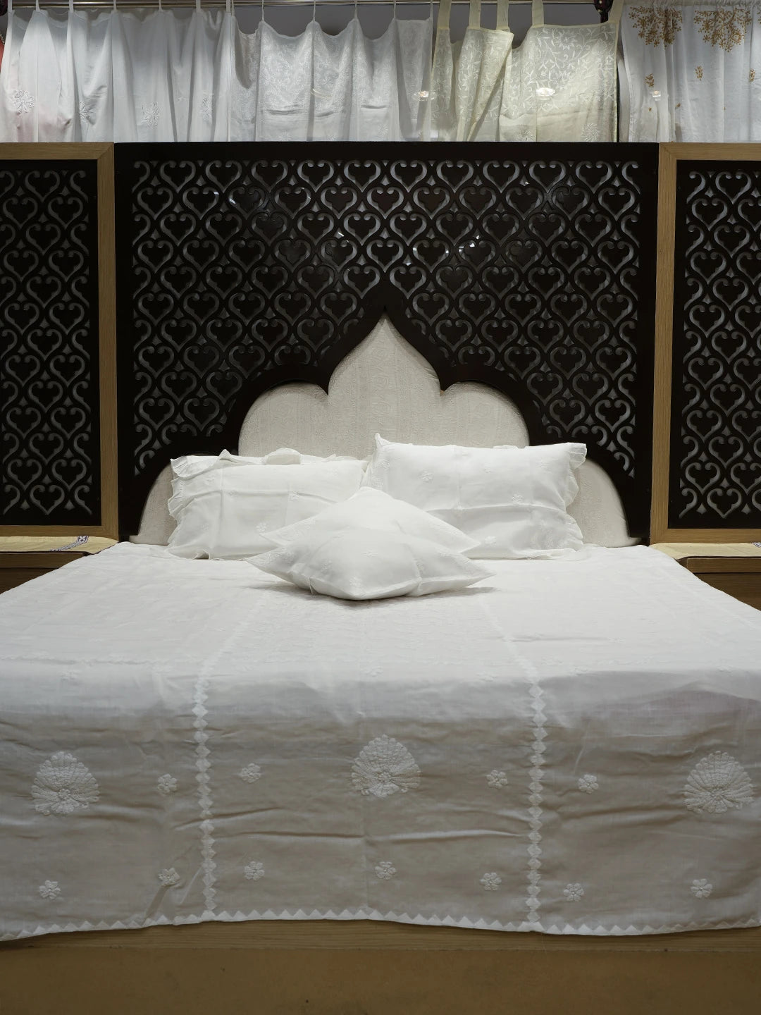 Ada Hand Embroidered White Cotton Lucknowi Chikankari Bed Sheet With Pillow And Cushion Cover Set 01A408892