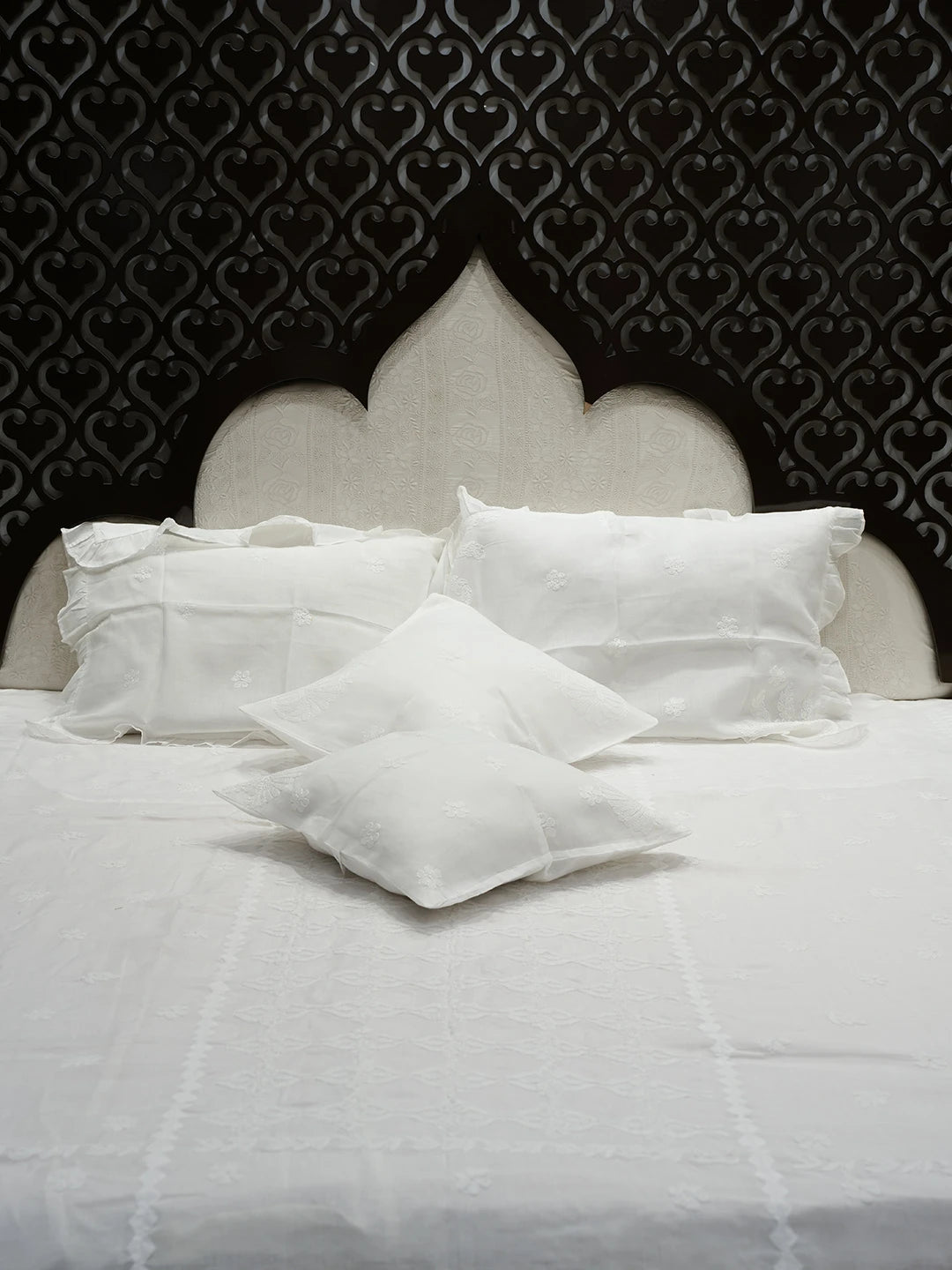 Ada Hand Embroidered White Cotton Lucknowi Chikankari Bed Sheet With Pillow And Cushion Cover Set 01A408892
