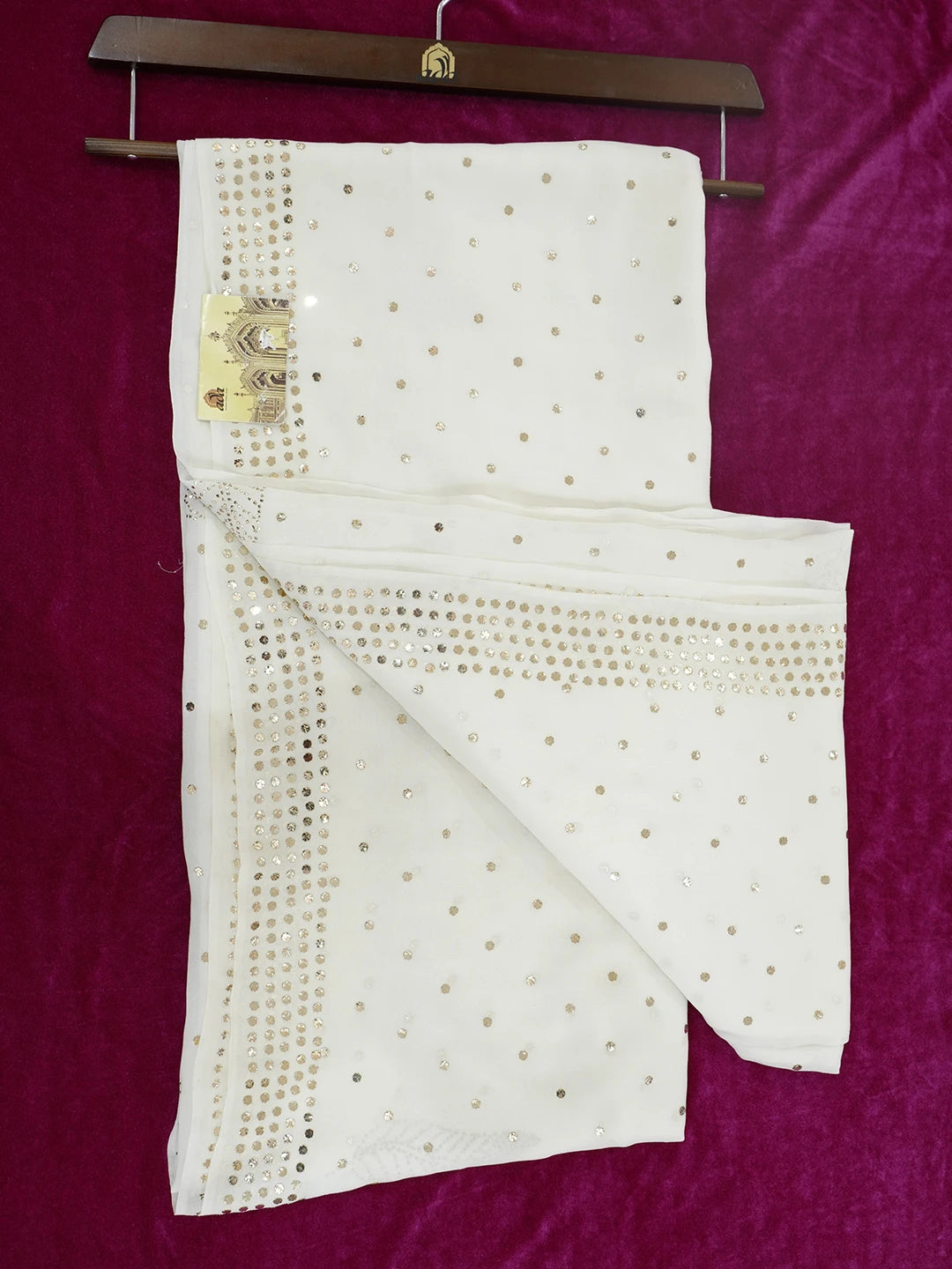 Ada Hand Embroidered Off White Pure Georgette Lucknowi Chikankari Saree/Blouse with Muqaish Work 01A395110