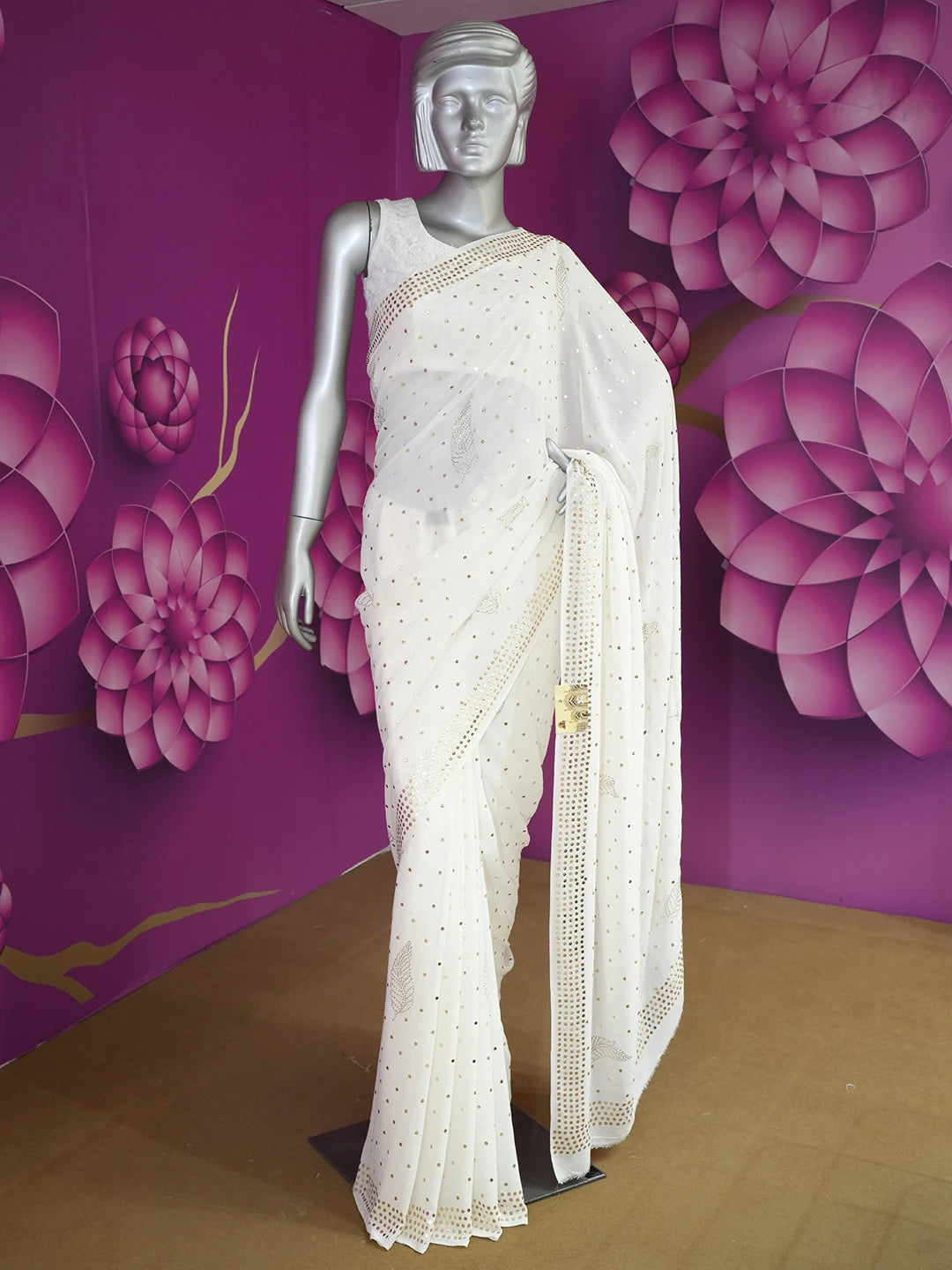 Ada Hand Embroidered Off White Pure Georgette Lucknowi Chikankari Saree/Blouse with Muqaish Work 01A395110