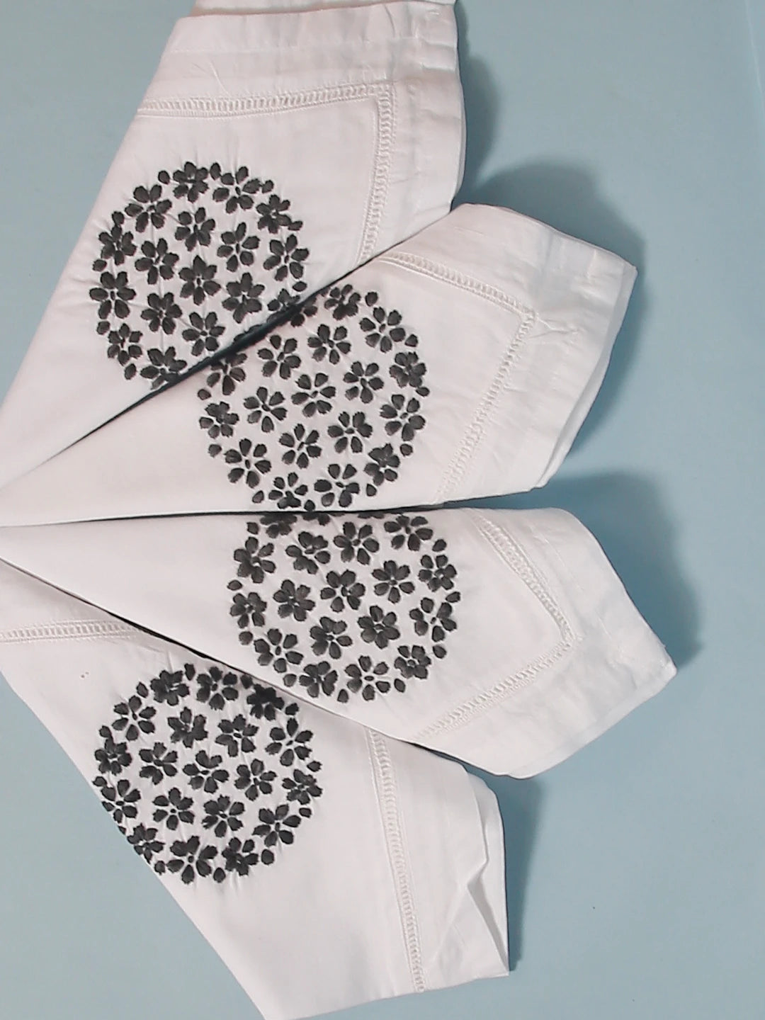 Ada Hand Embroidered White Cotton Lucknowi Chikan Napkin Set 01A129647