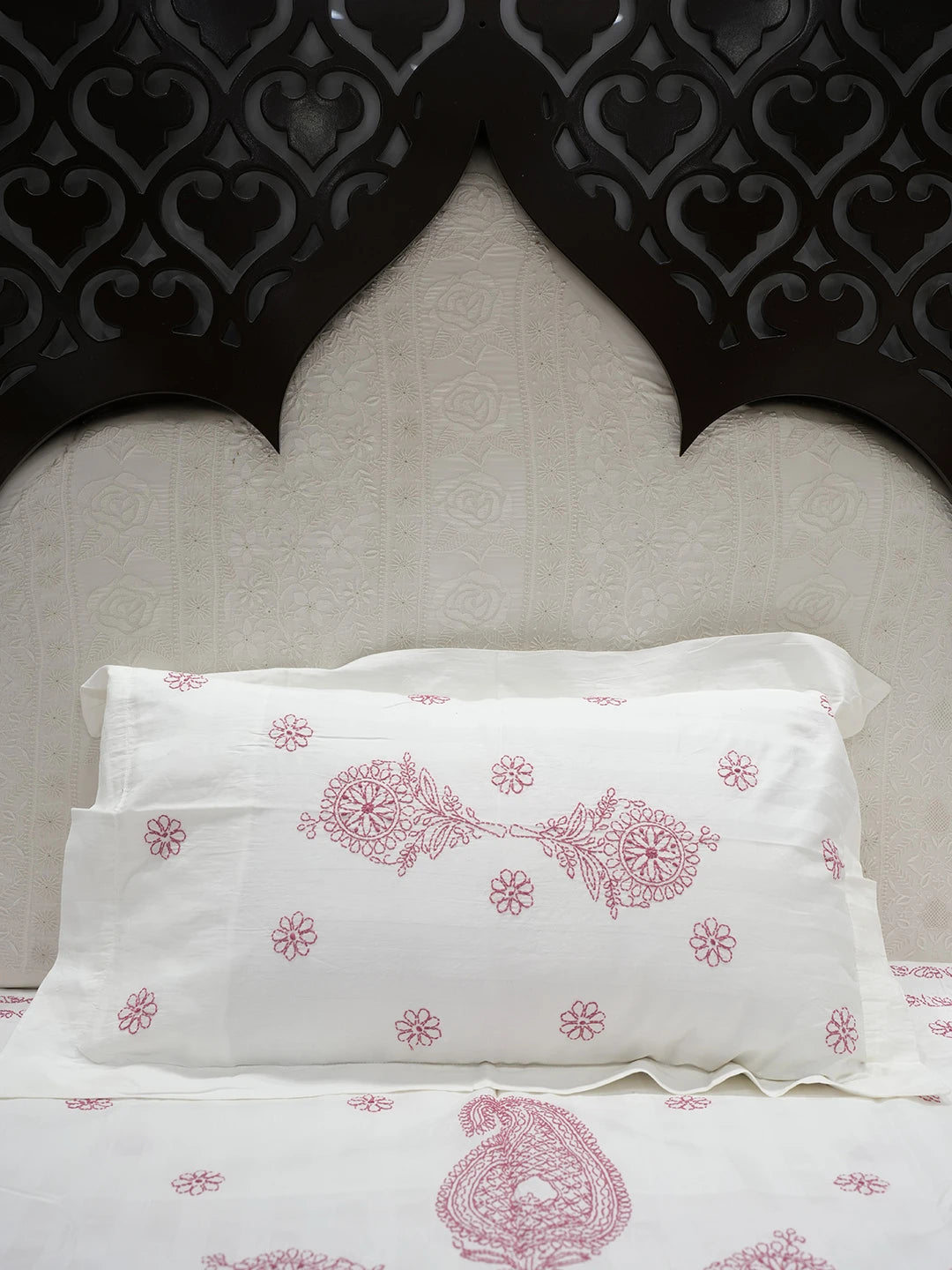 Ada Hand Embroidered White Cotton Lucknowi Chikankari Bed Sheet With Pillow And Cushion Cover Set 01A534890