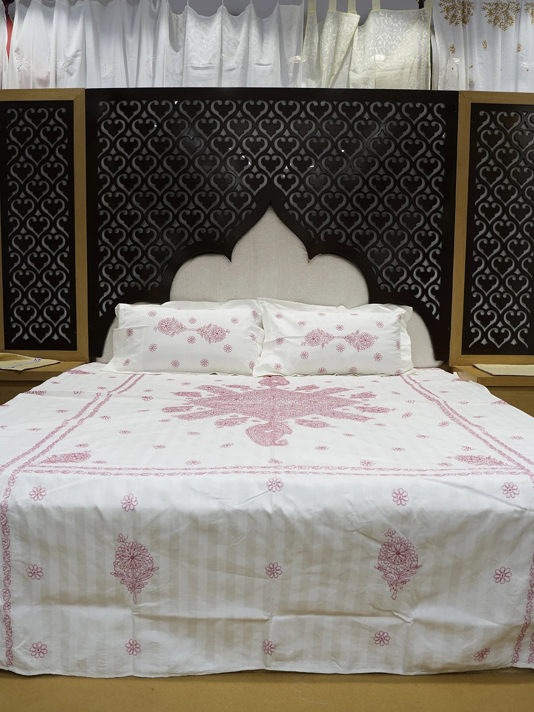 Ada Hand Embroidered White Cotton Lucknowi Chikankari Bed Sheet With Pillow And Cushion Cover Set 01A534890
