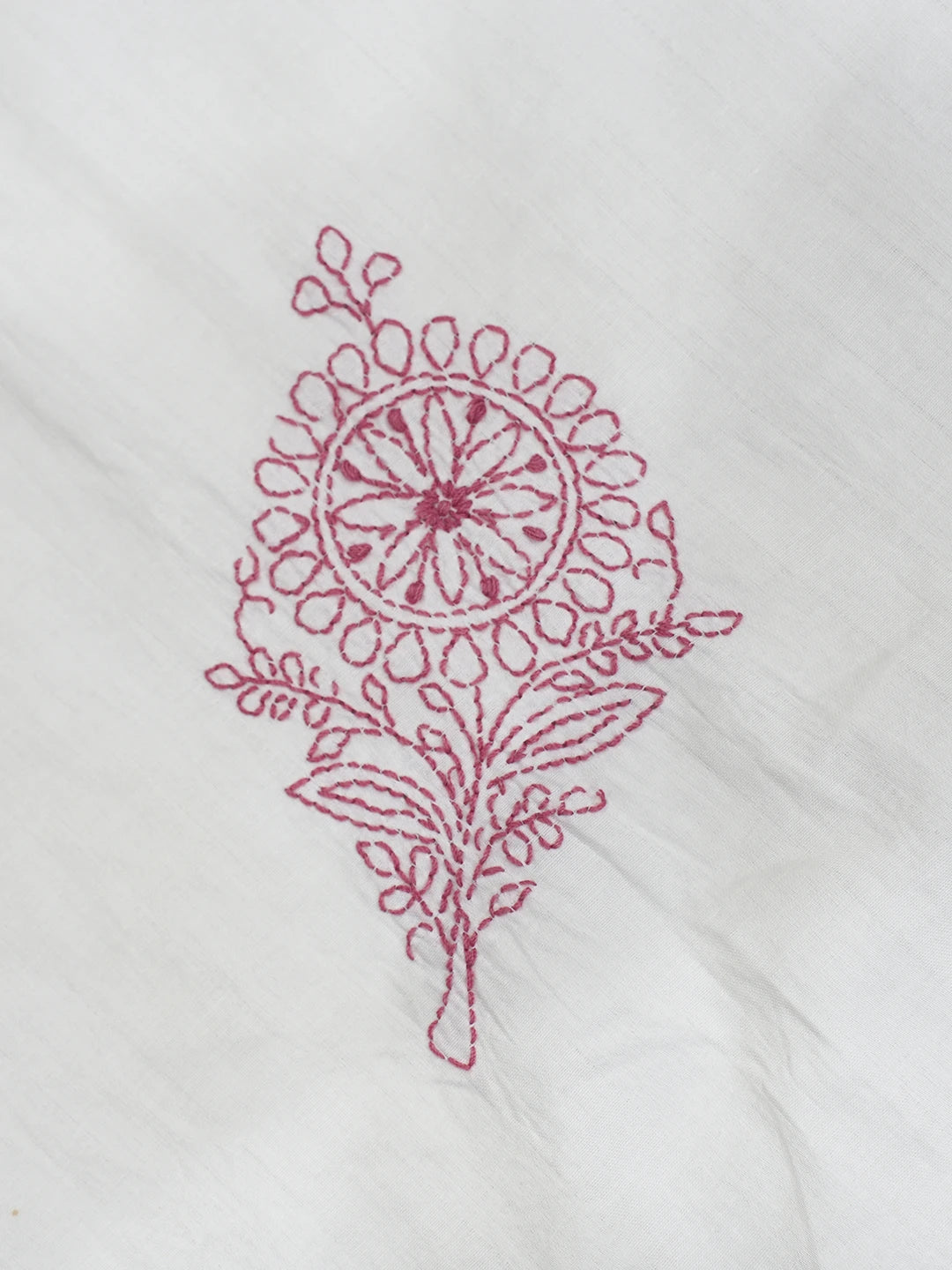 Ada Hand Embroidered White Cotton Lucknowi Chikankari Bed Sheet With Pillow And Cushion Cover Set 01A534890