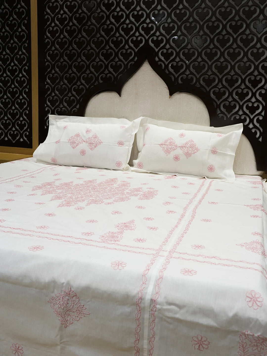 Ada Hand Embroidered White Cotton Lucknowi Chikankari Bed Sheet With Pillow And Cushion Cover Set 01A442684