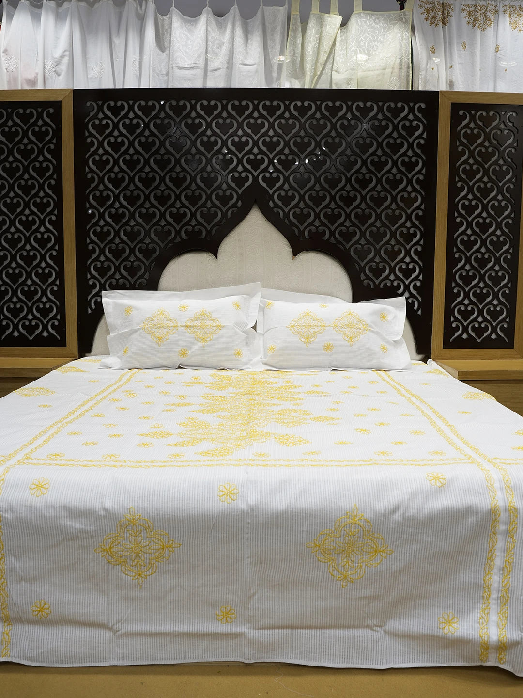 Ada Hand Embroidered White Cotton Lucknowi Chikankari Bed Sheet With Pillow And Cushion Cover Set 01A534145