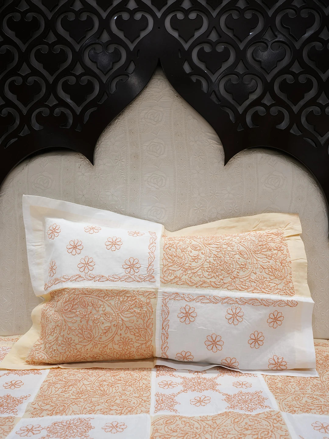Ada Hand Embroidered White Cotton Lucknowi Chikankari Bed Sheet With Pillow Cover Set 01A535283