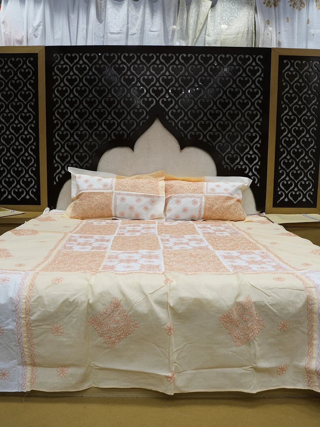 Ada Hand Embroidered White Cotton Lucknowi Chikankari Bed Sheet With Pillow Cover Set 01A535283
