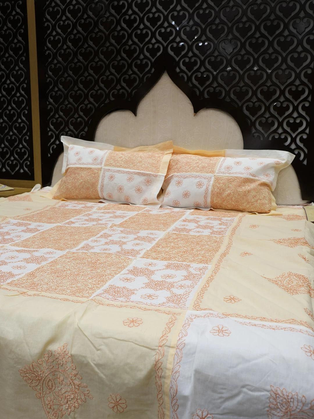 Ada Hand Embroidered White Cotton Lucknowi Chikankari Bed Sheet With Pillow Cover Set 01A535283